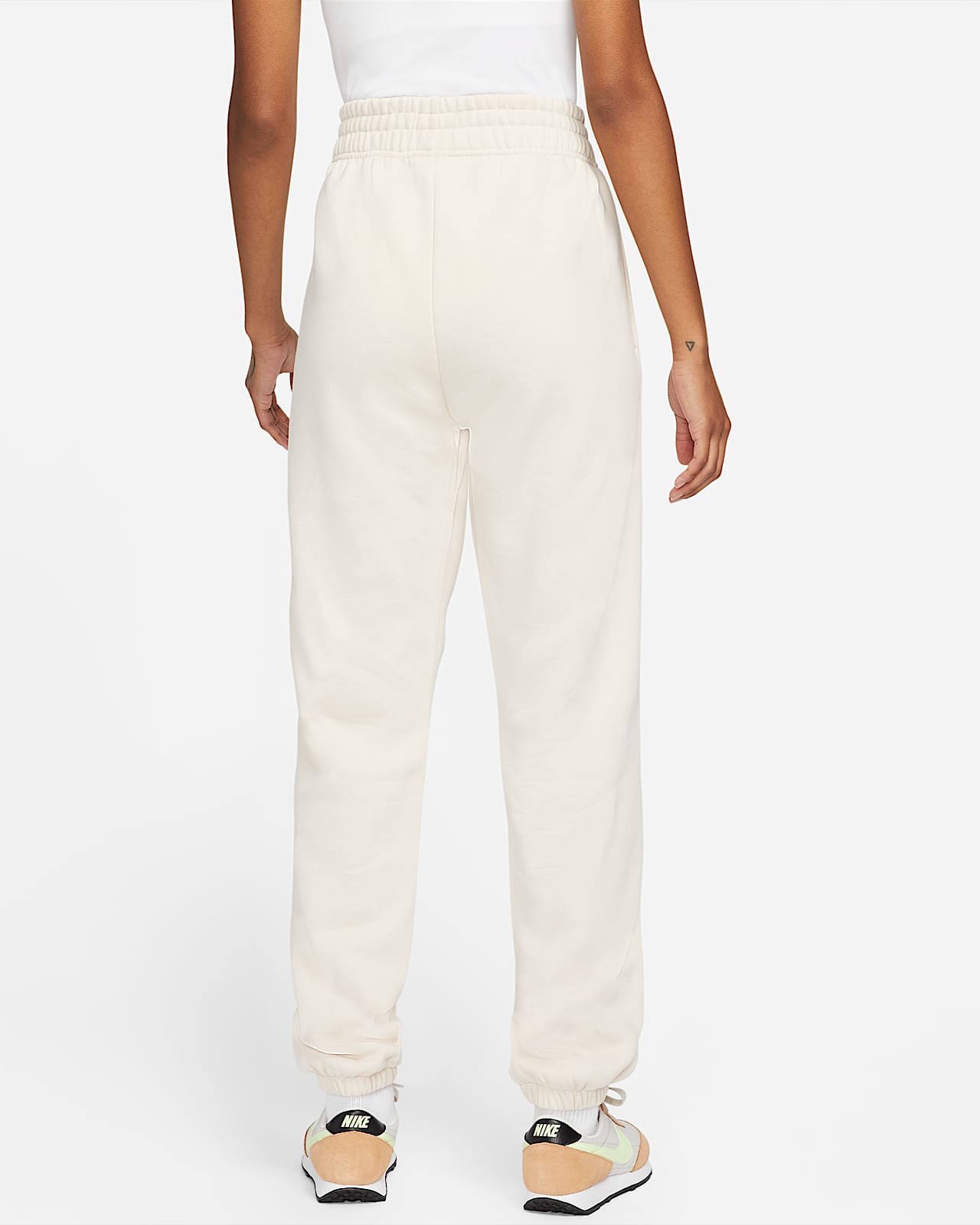 Nike Sportswear Essential Collection Women's Fleece Trousers. Nike LU