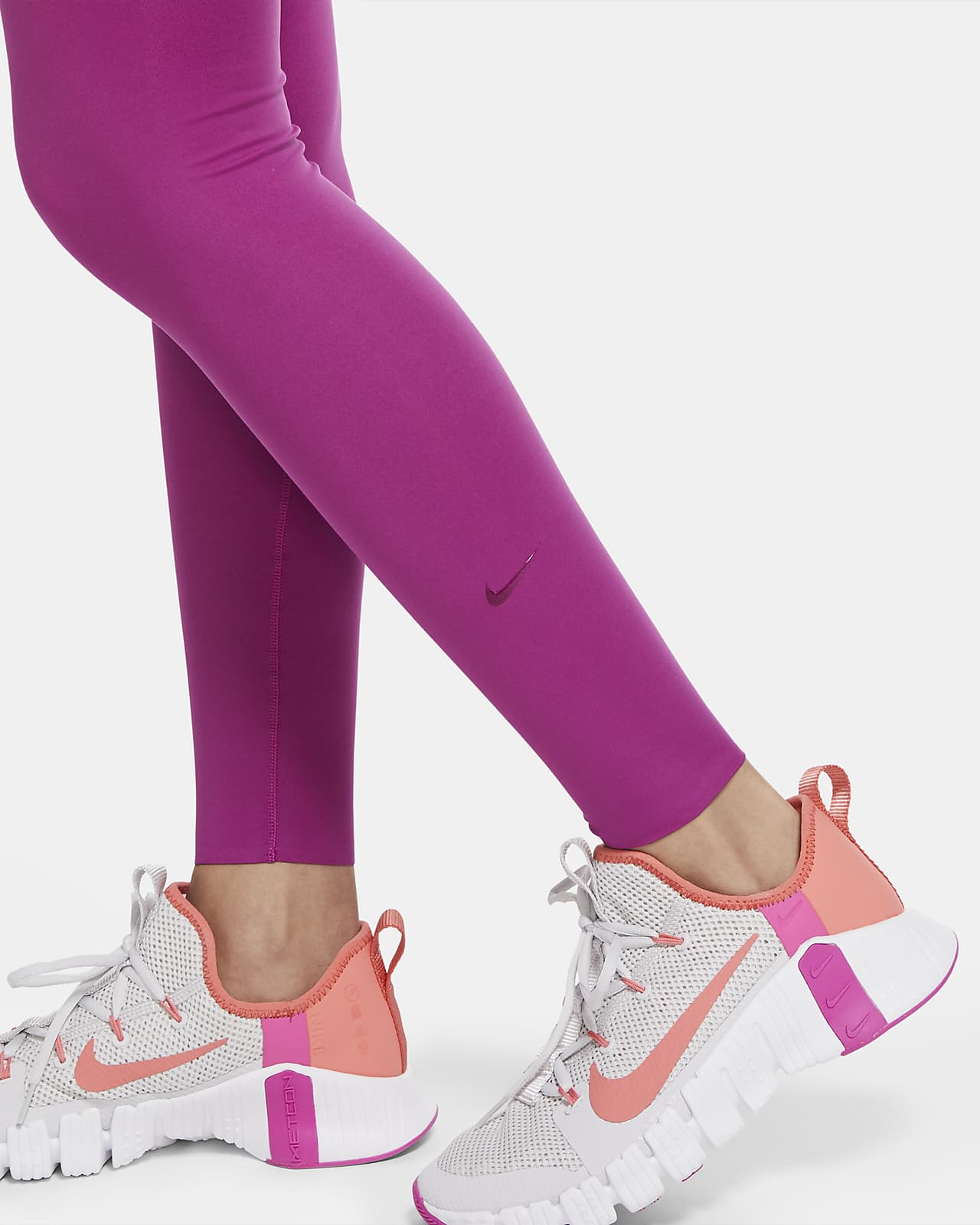 nike performance one luxe