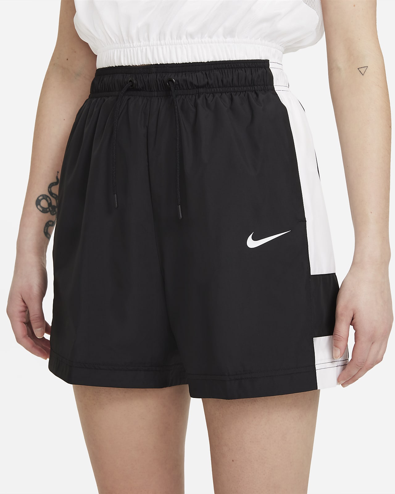 nike sportswear shorts women