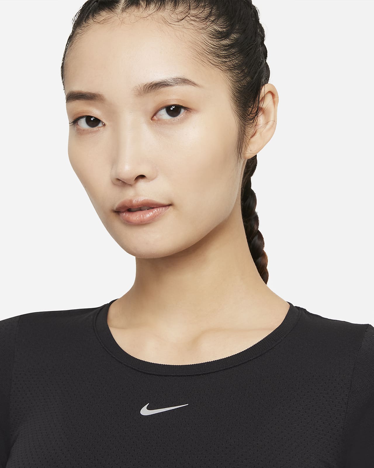 Nike Dri-FIT ADV Aura Women's Slim-Fit 