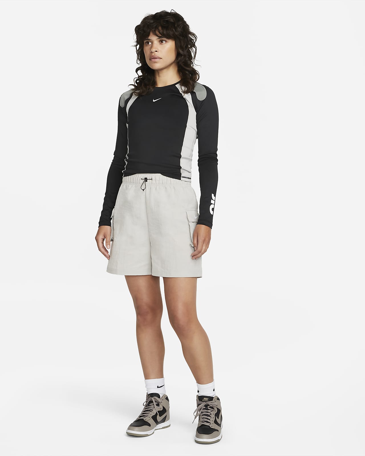 Nike Sportswear Essential Women's Woven HighRise Shorts. Nike SI