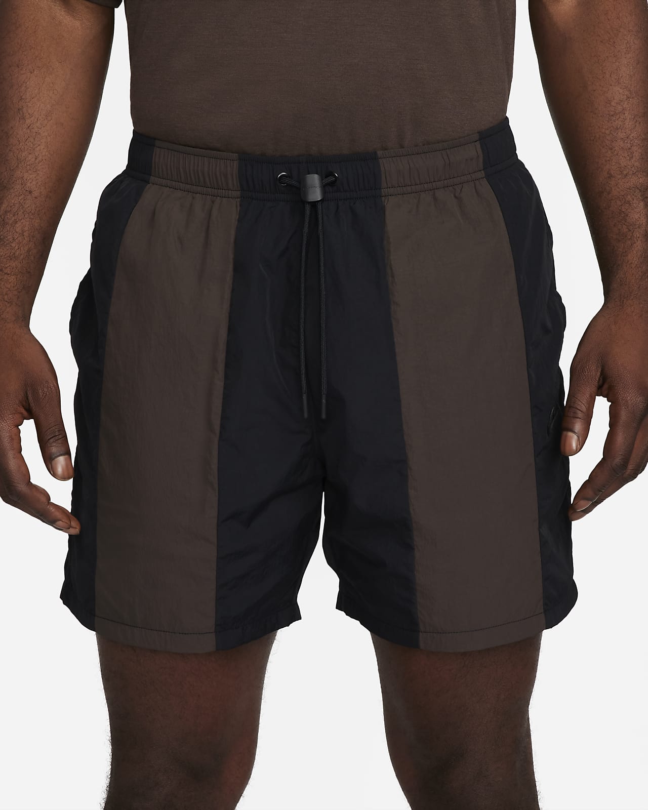 Men's woven shorts 2025 nike sportswear tech pack