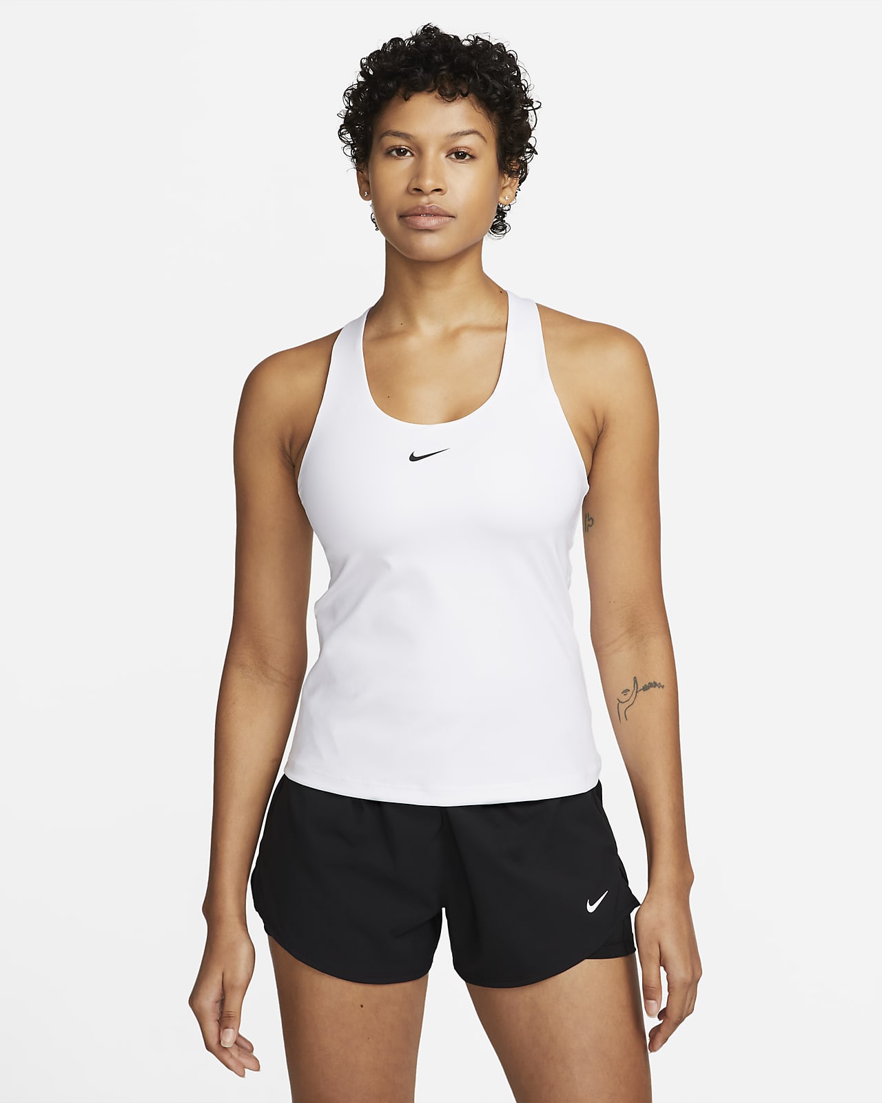 Linne med vadderad sport-BH Nike Swoosh med mediumstöd för kvinnor