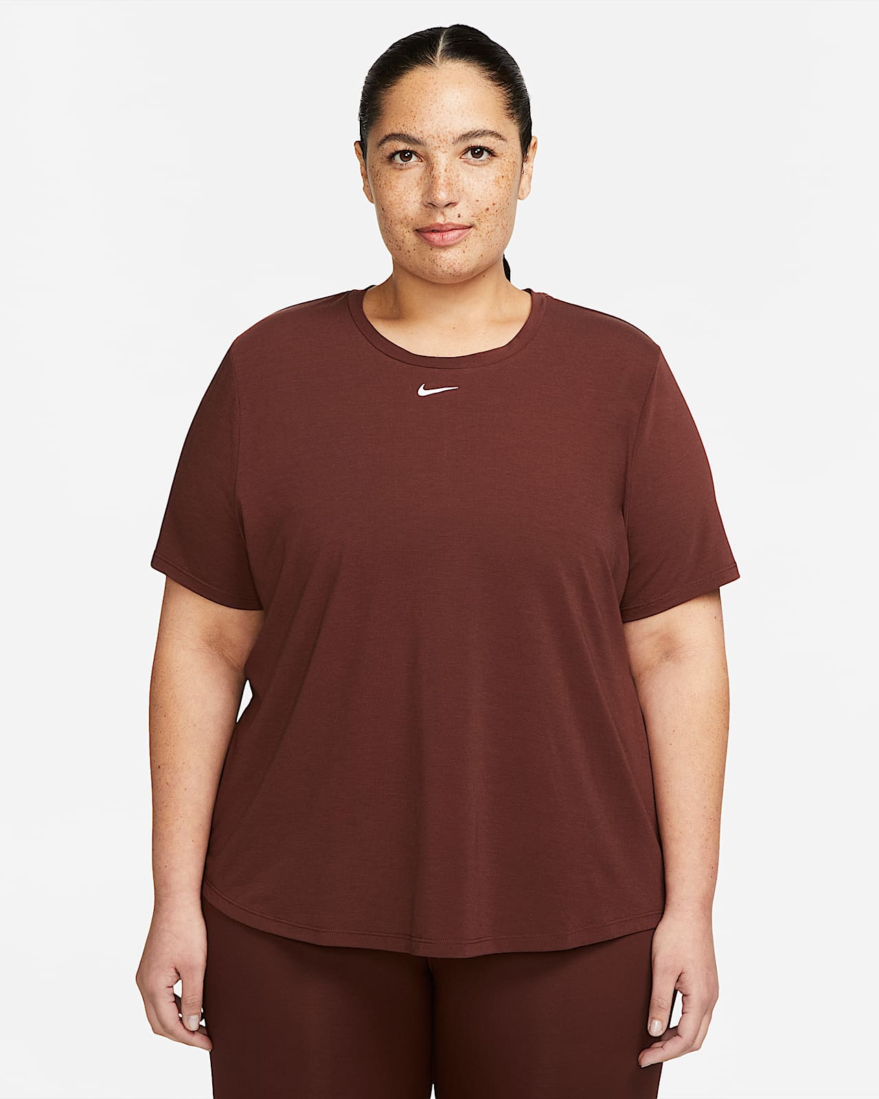 Playera de manga corta y ajuste estándar para mujer Nike Dri-FIT One Luxe  (talla grande). Nike.com
