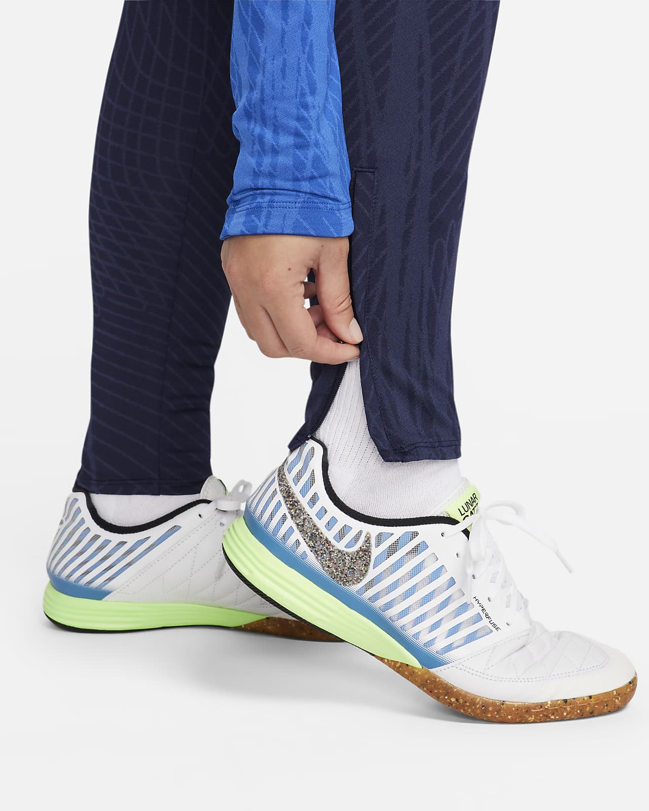 Calças de futebol de malha Nike Dri-FIT Strike FFF para mulher. Nike PT