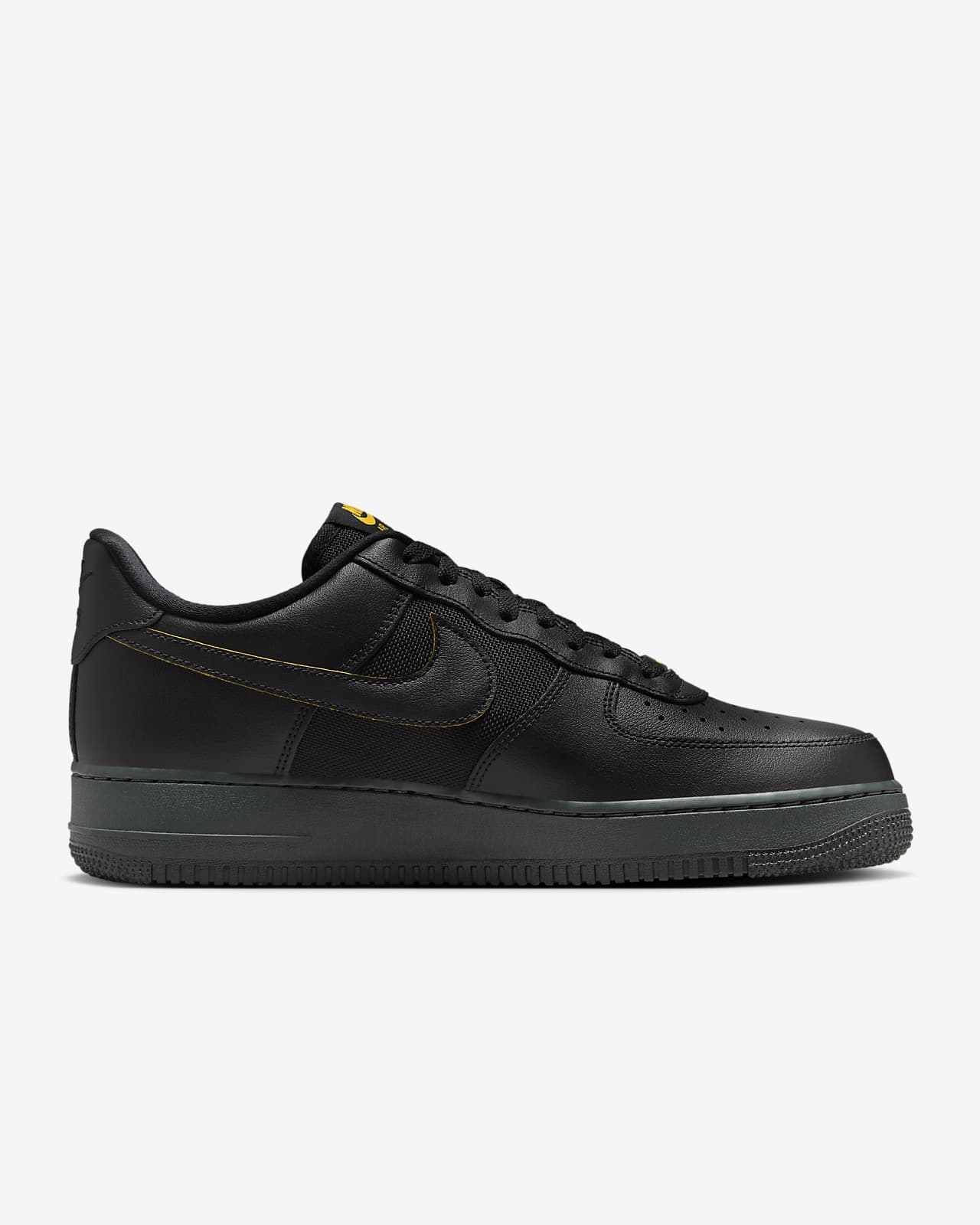 Air force 1 qs black/green spark/gum men's on sale shoe