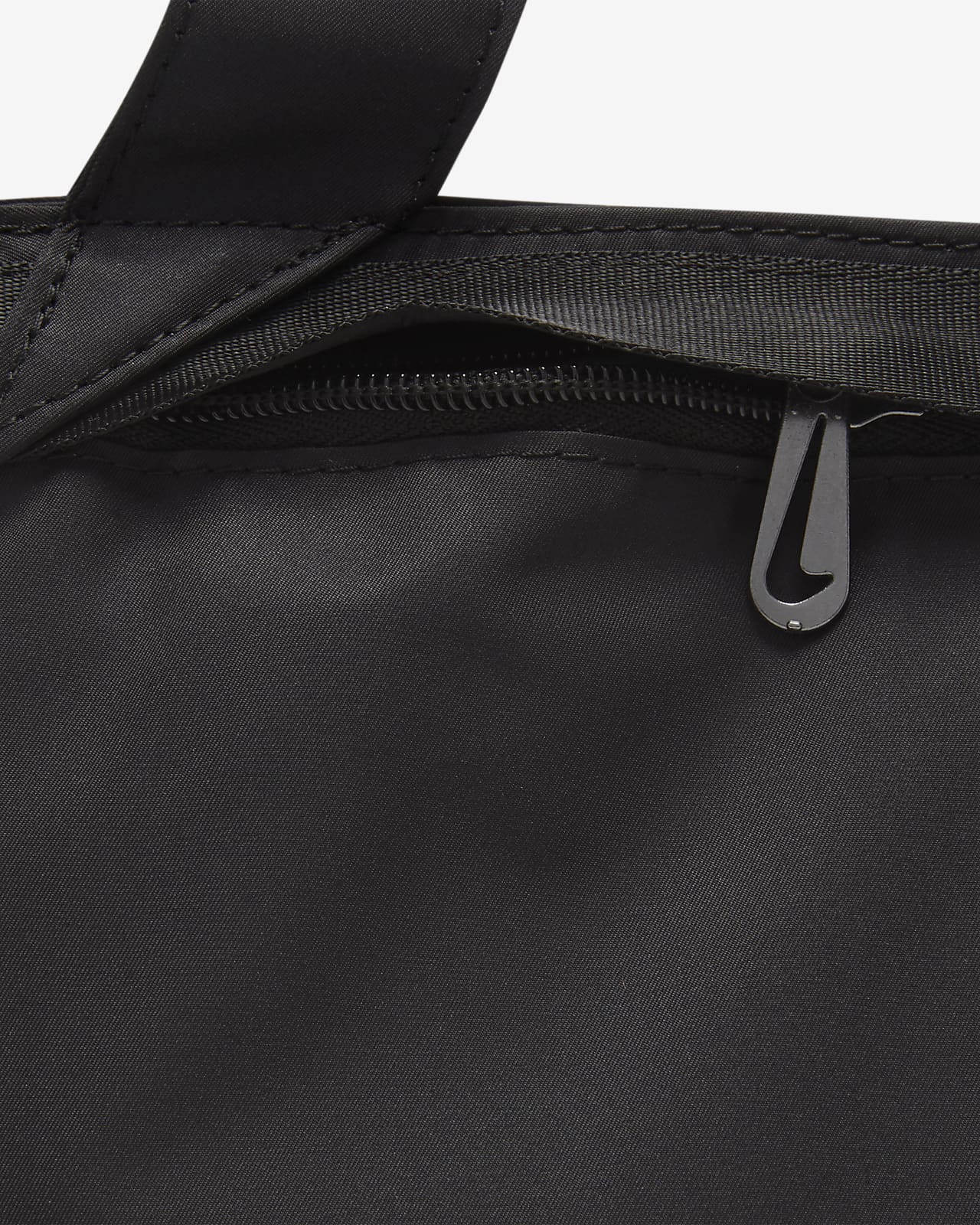 Nike Sportswear Futura Luxe Bag in Black