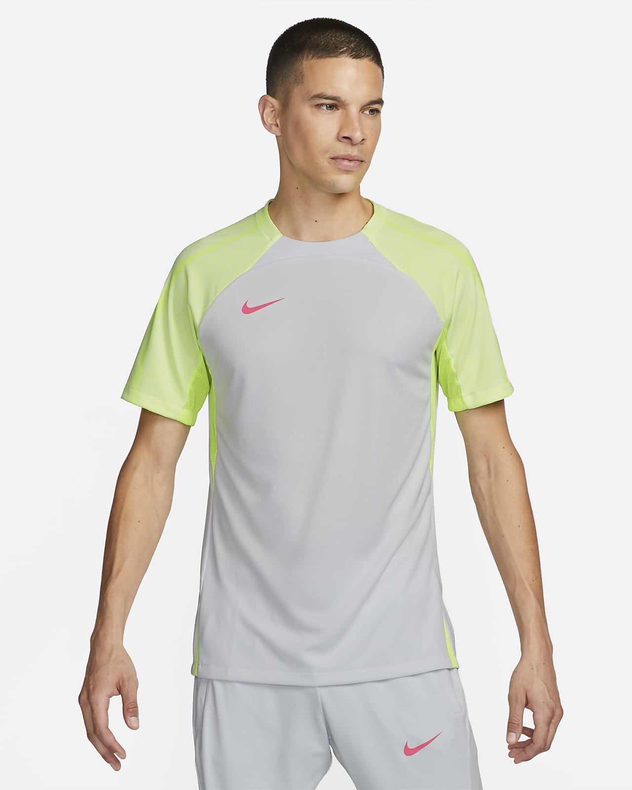 veterano bandeja acción Nike Dri-FIT Strike Men's Short-Sleeve Football Top. Nike CA