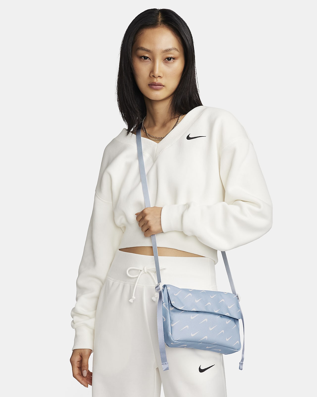 กระเป๋าพาดลำตัวผู้หญิง Nike Sportswear Futura 365 (3 ล.)