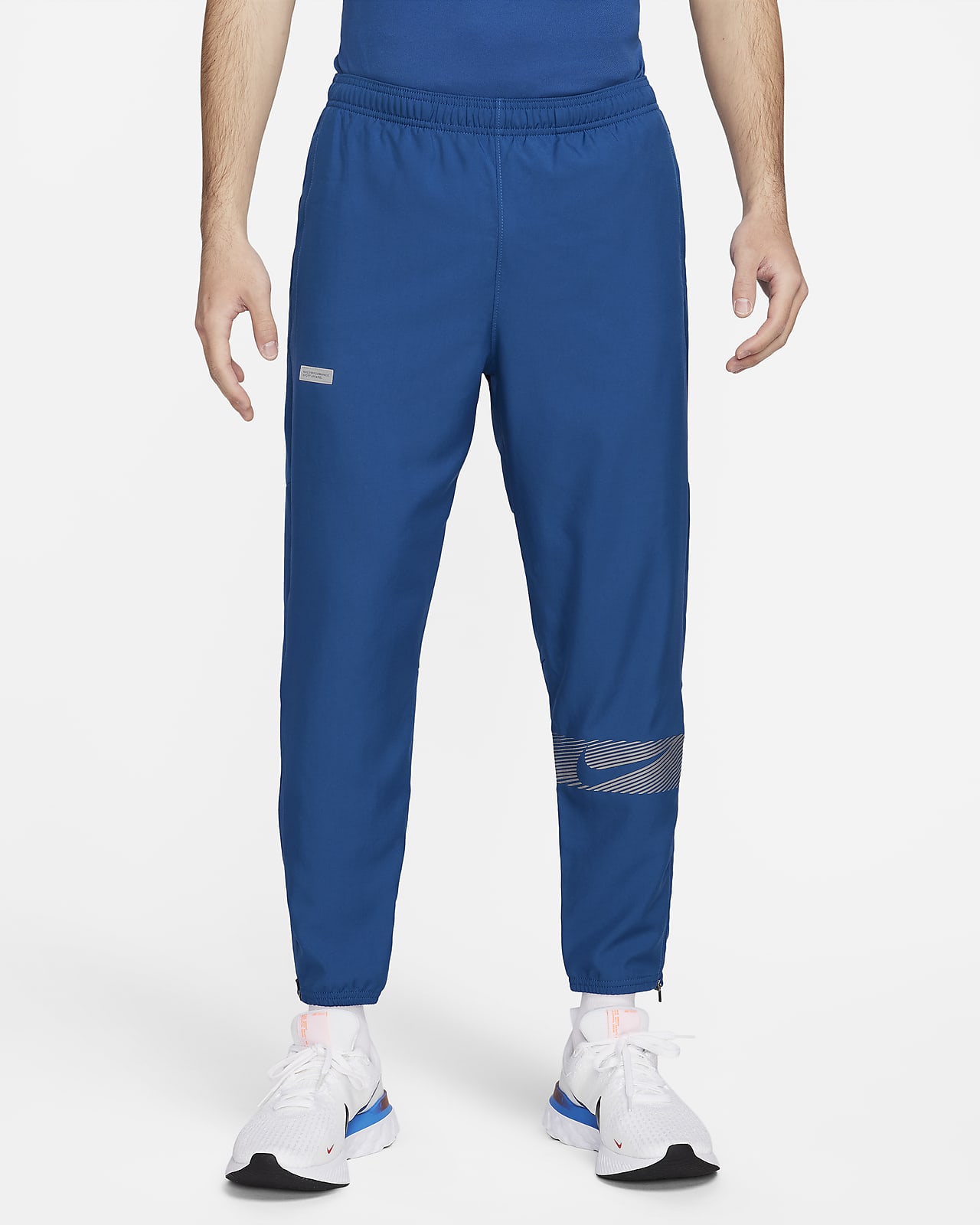 Nike Challenger Track Club Men's Dri-FIT Running Trousers. Nike BE