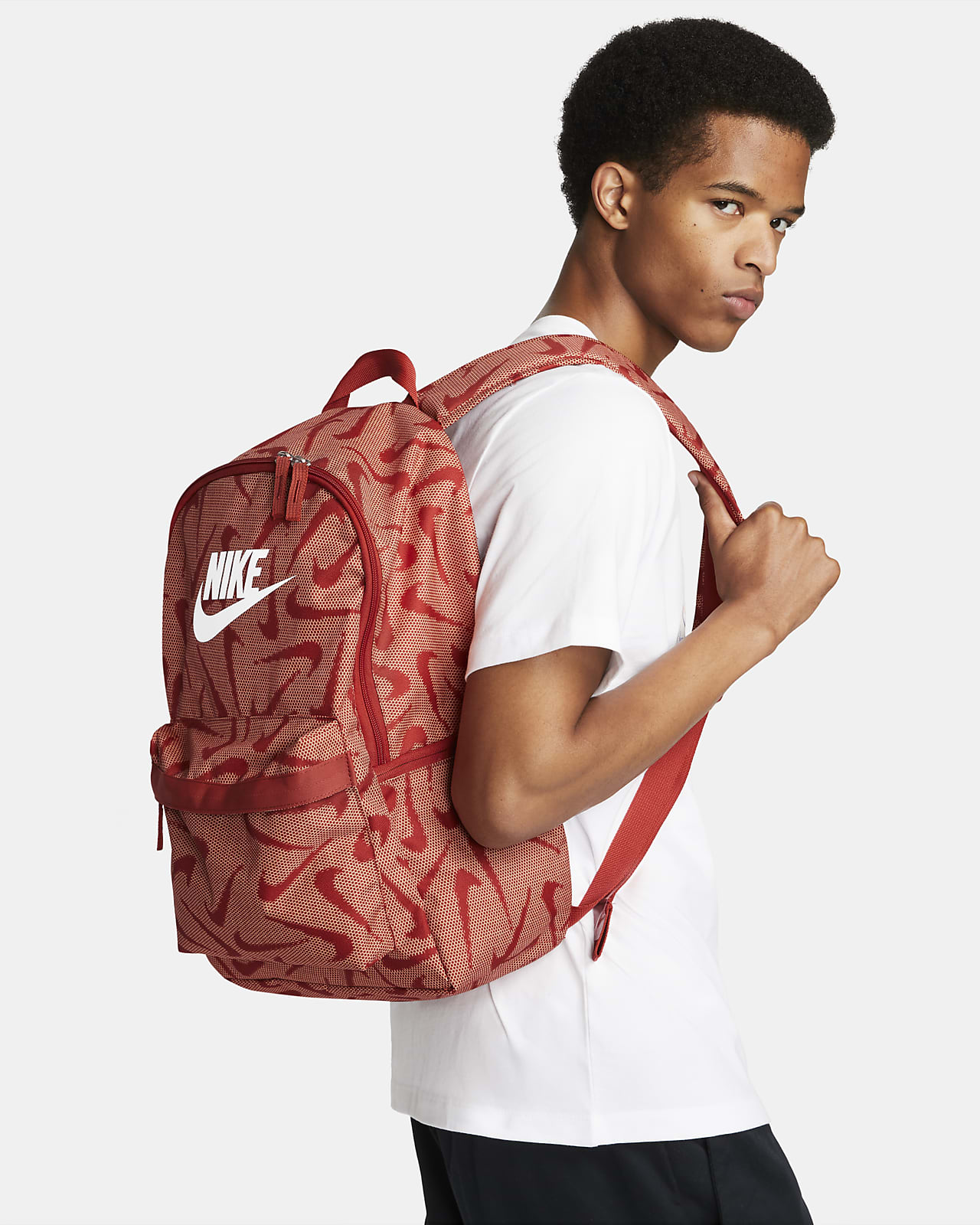 Nike heritage 25l clearance