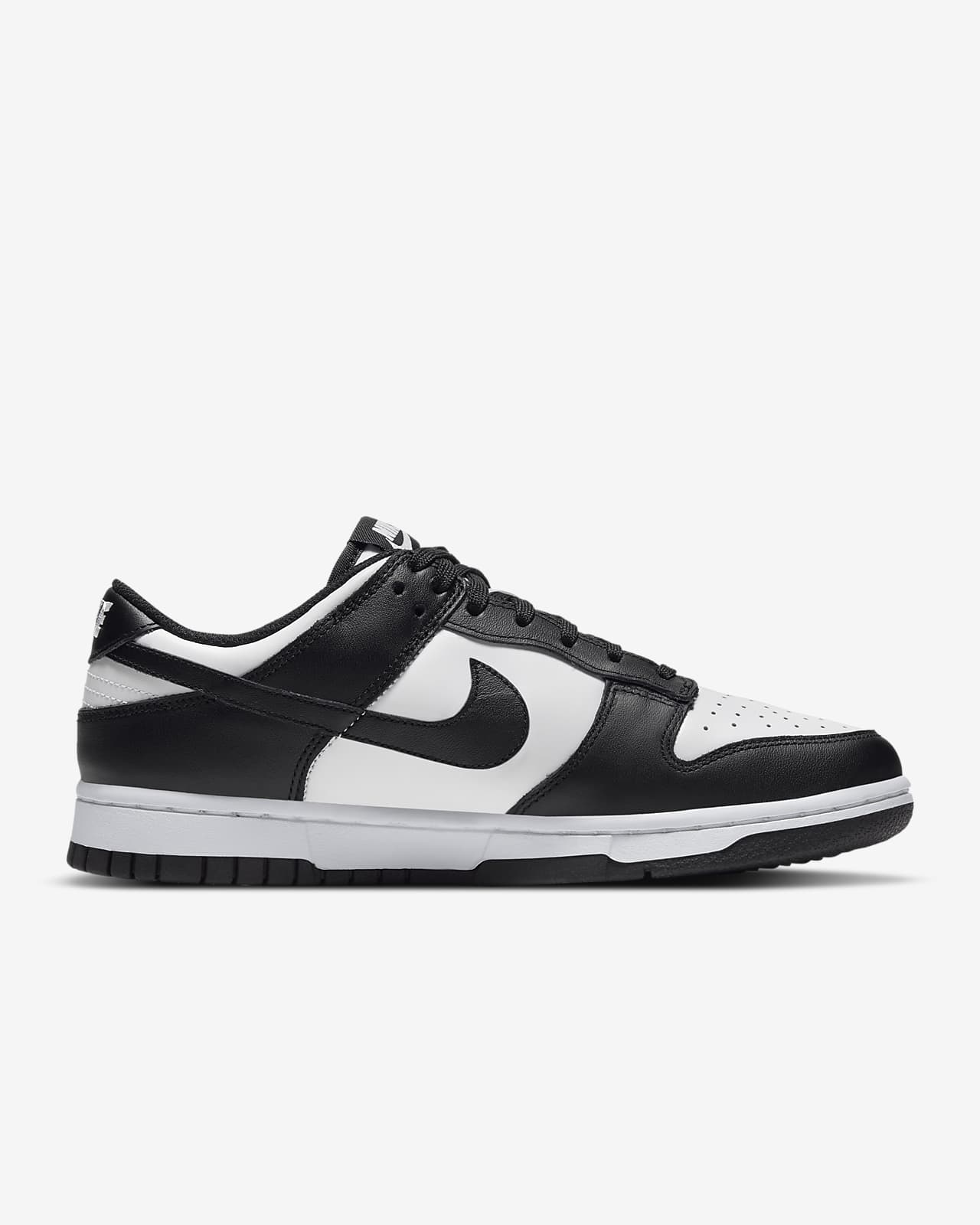 women's black and white nike dunks