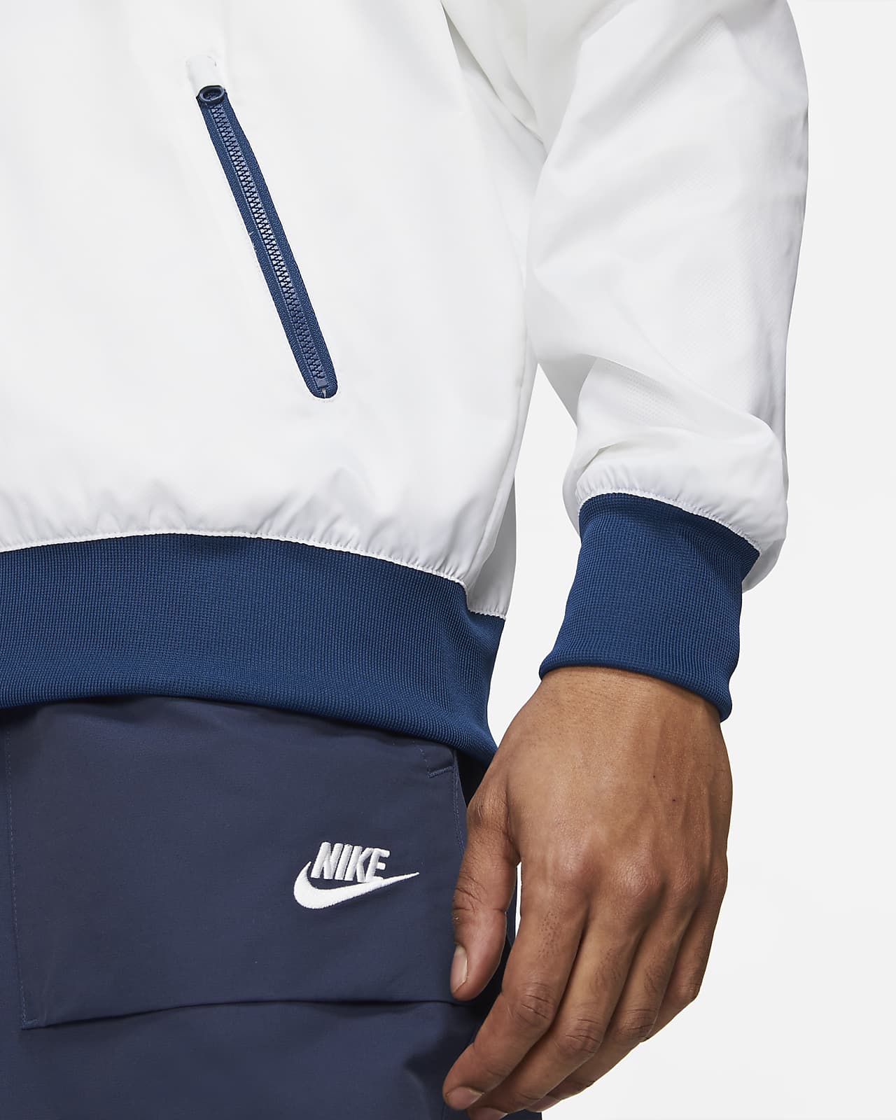 distrikt peave Stavning Nike Sportswear Heritage Essentials Windrunner Men's Hooded Woven Jacket.  Nike.com
