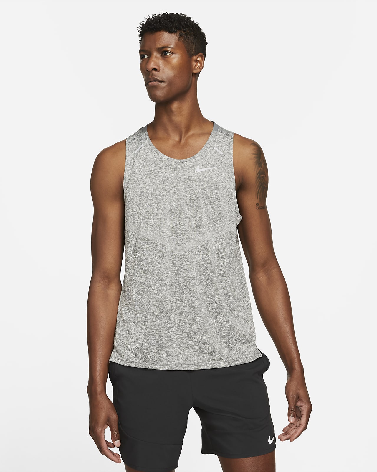 Sin cabeza Tregua restante Camiseta de tirantes de running para hombre Nike Dri-FIT Rise 365. Nike.com
