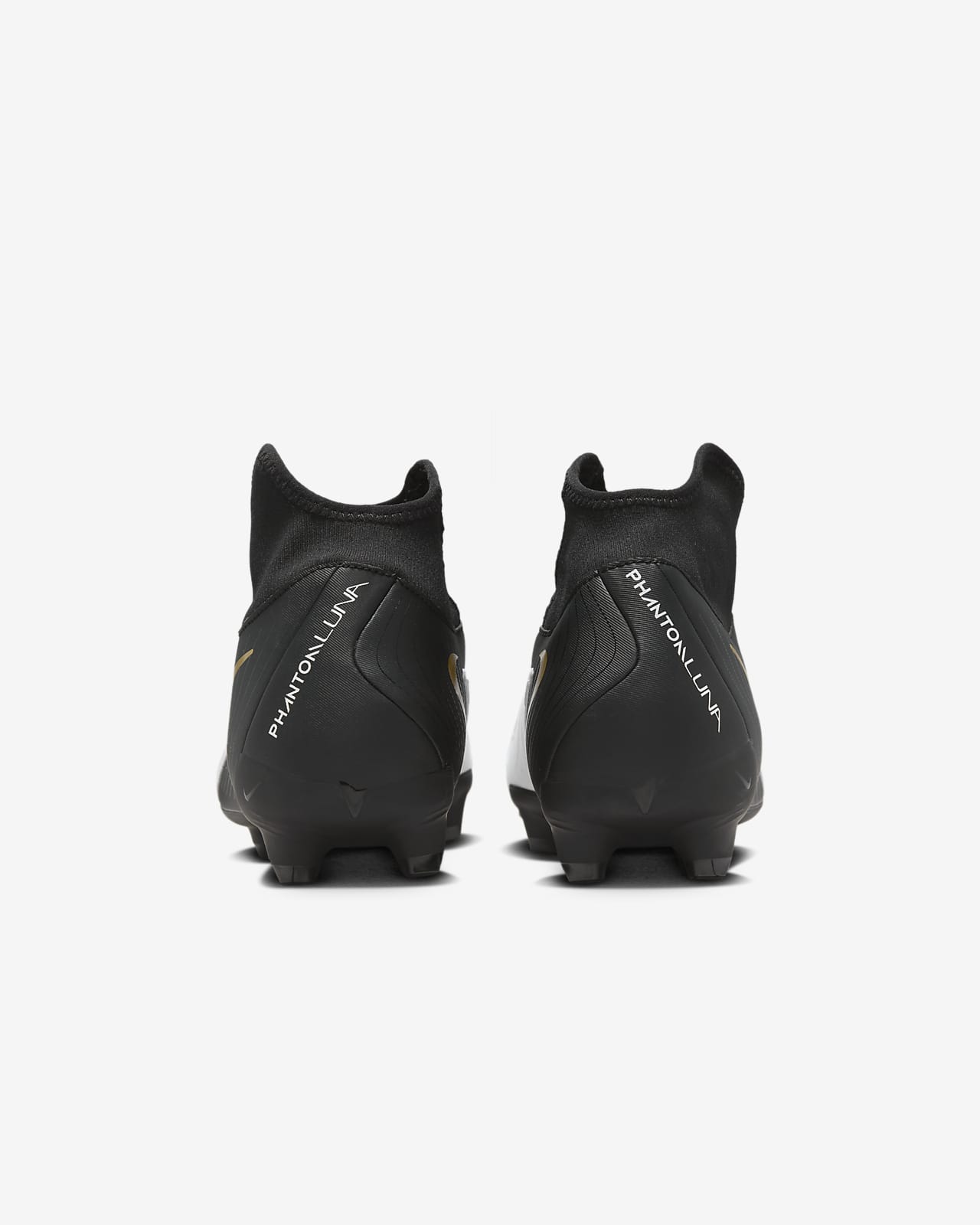 Nike presenta Phantom Luna: la scarpa da calcio pensata per lei frutto di  anni di studio e innovazione - Calcio femminile italiano