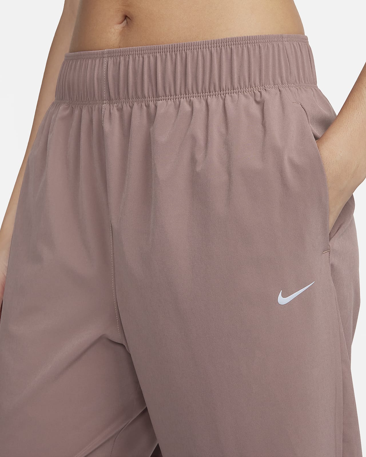 Nike Essential Women's 7/8 Running Trousers. Nike LU