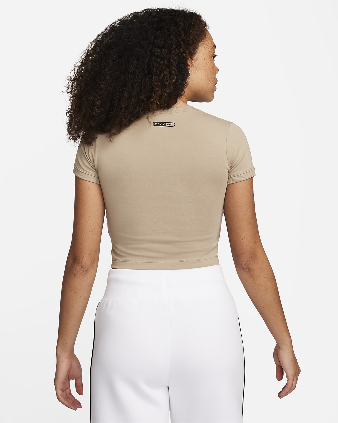 Nike Sportswear Women's Cropped T-Shirt. Nike LU
