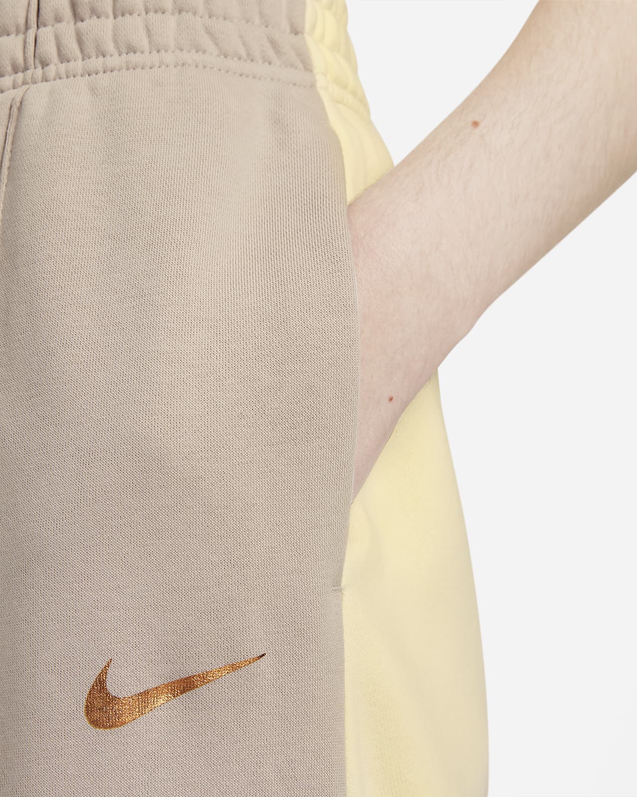 Nike Sportswear Essential Pantalón - Mujer. Nike ES