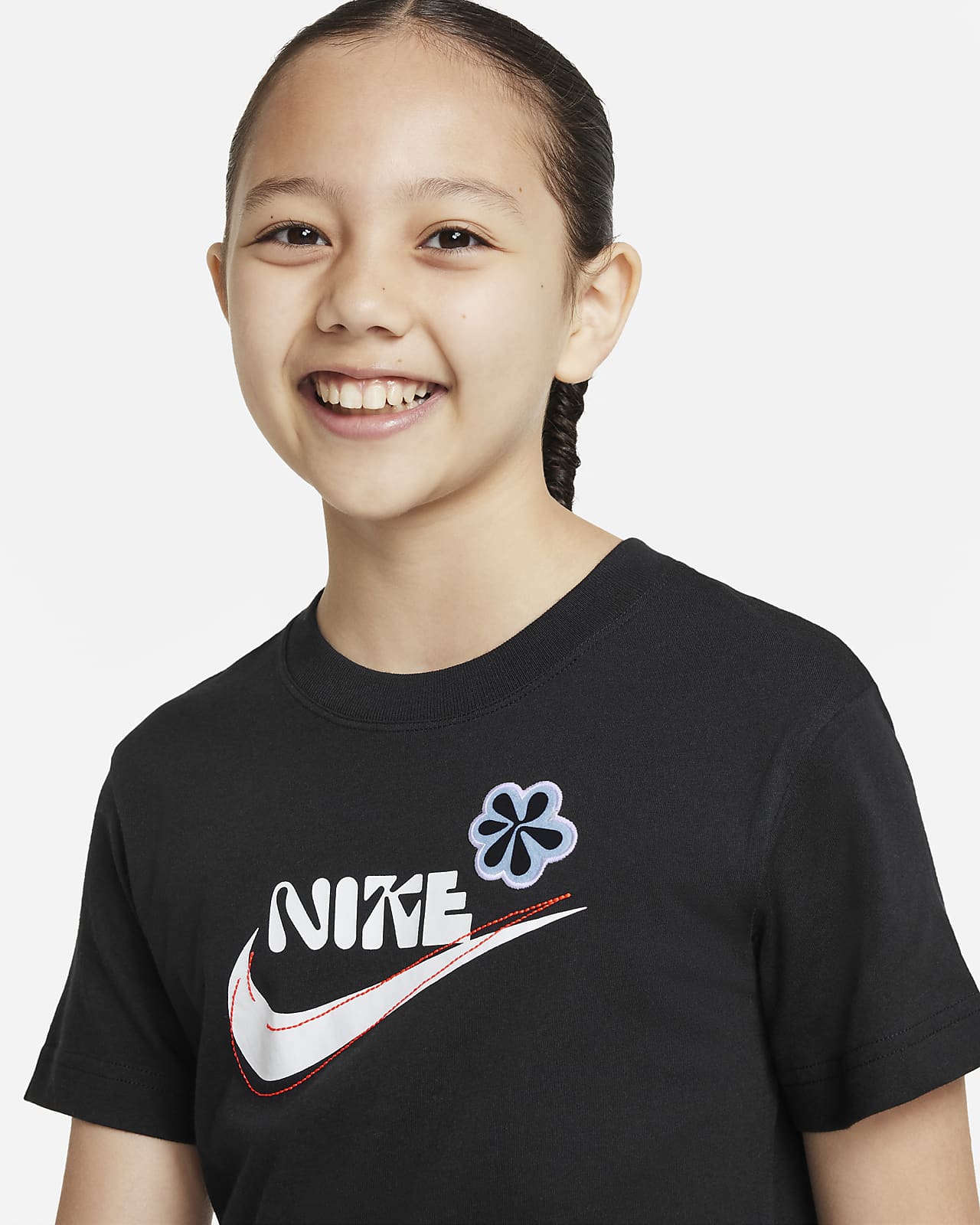 Nike Sportswear Big Kids' (Girls') T-Shirt. Nike JP