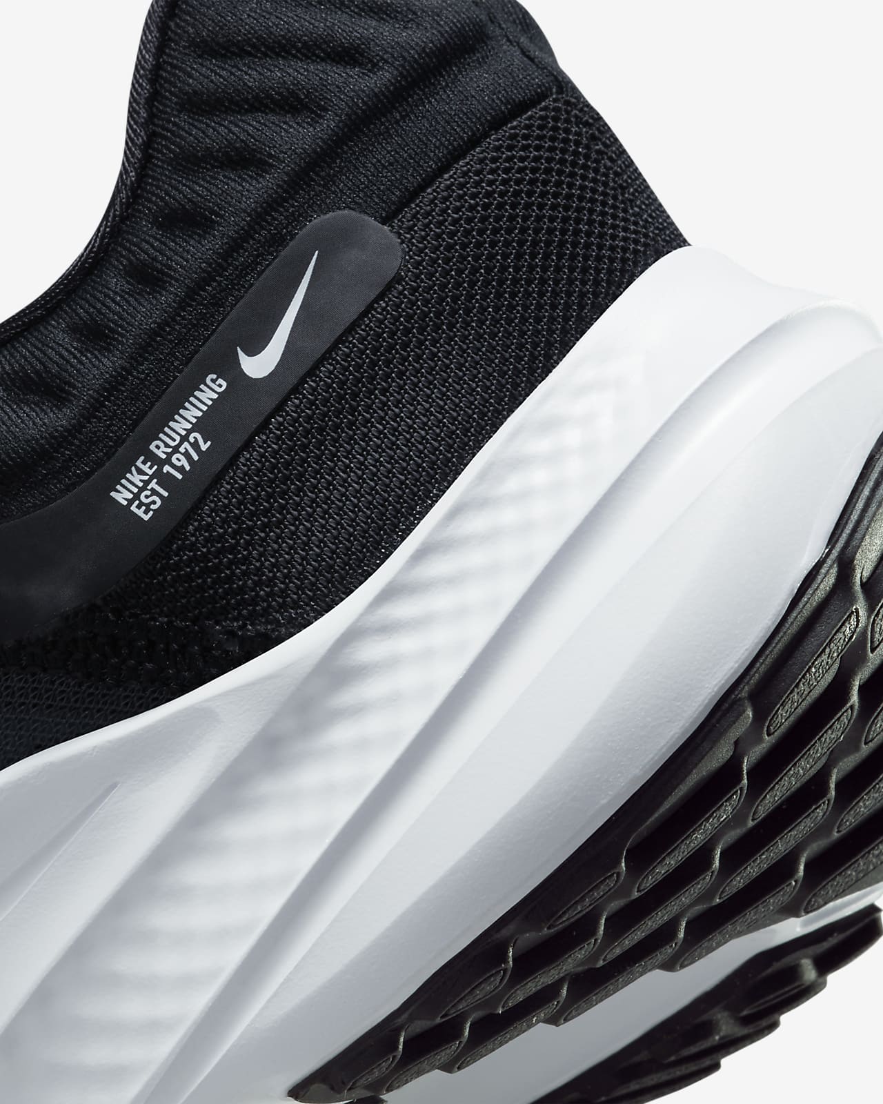 Nike Quest 4 Running Shoes Black | Runnerinn