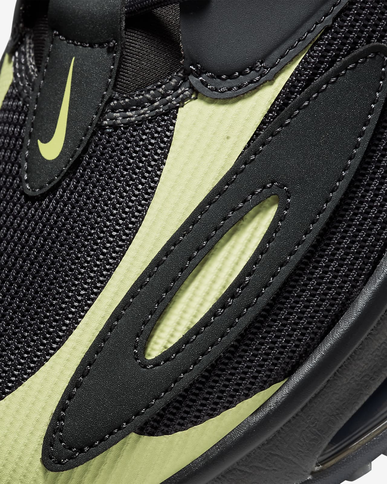 nike air max zephyr on feet