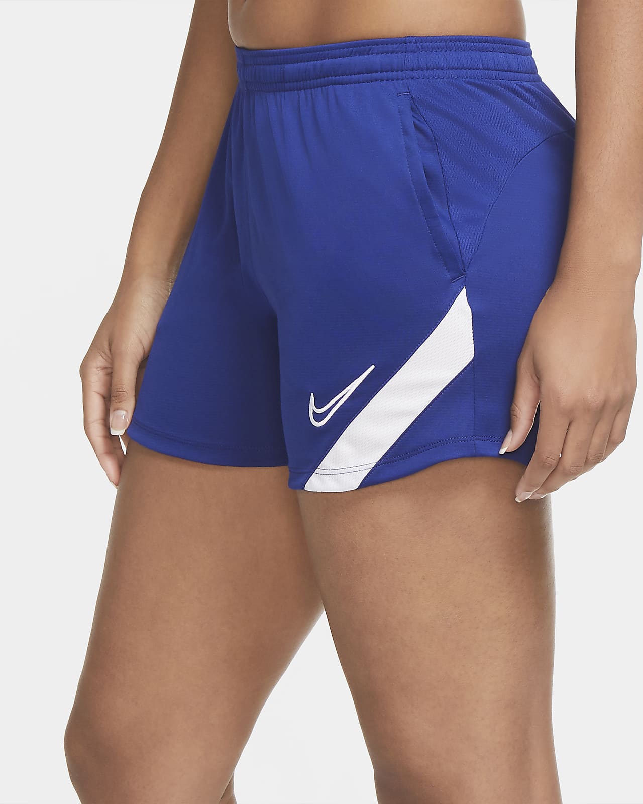 Shorts de fútbol para mujer Nike DriFIT Academy Pro.