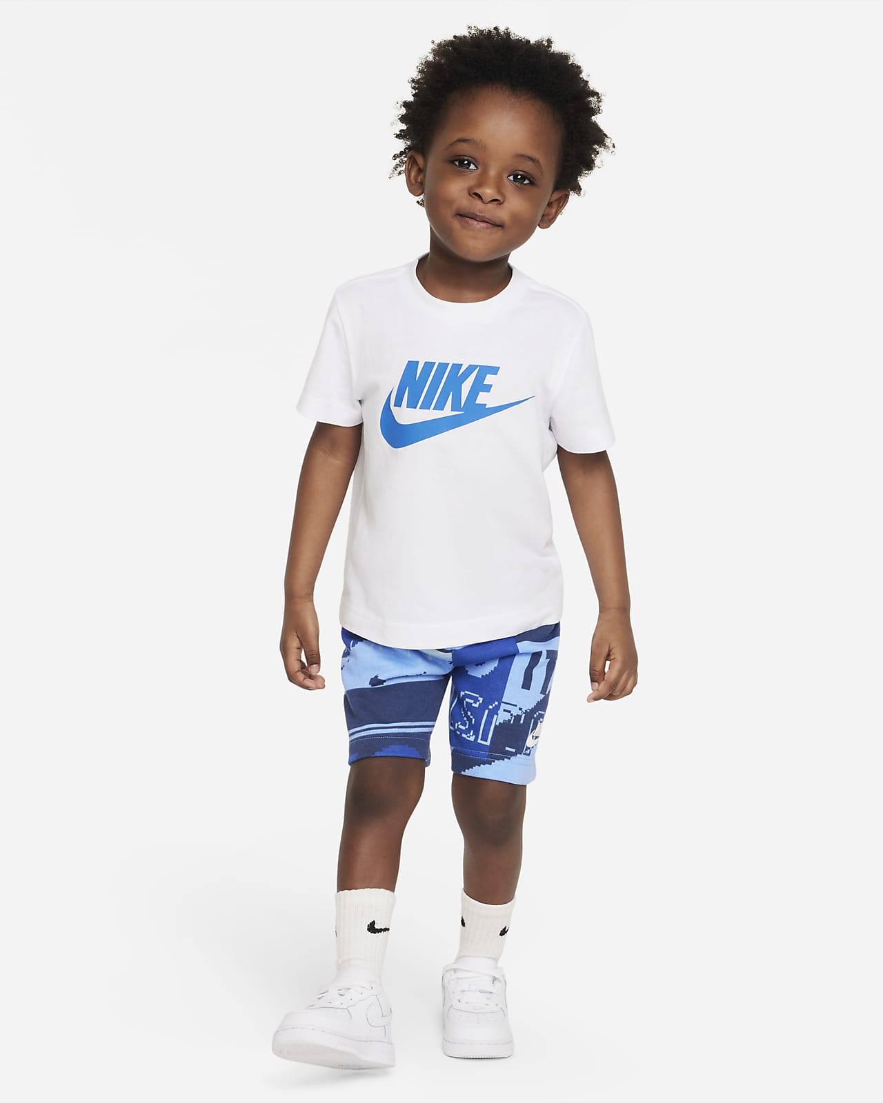 Conjunto de 2 piezas para niños pequeños (conjunto con shorts Nike Sportswear Club Lifestyle)