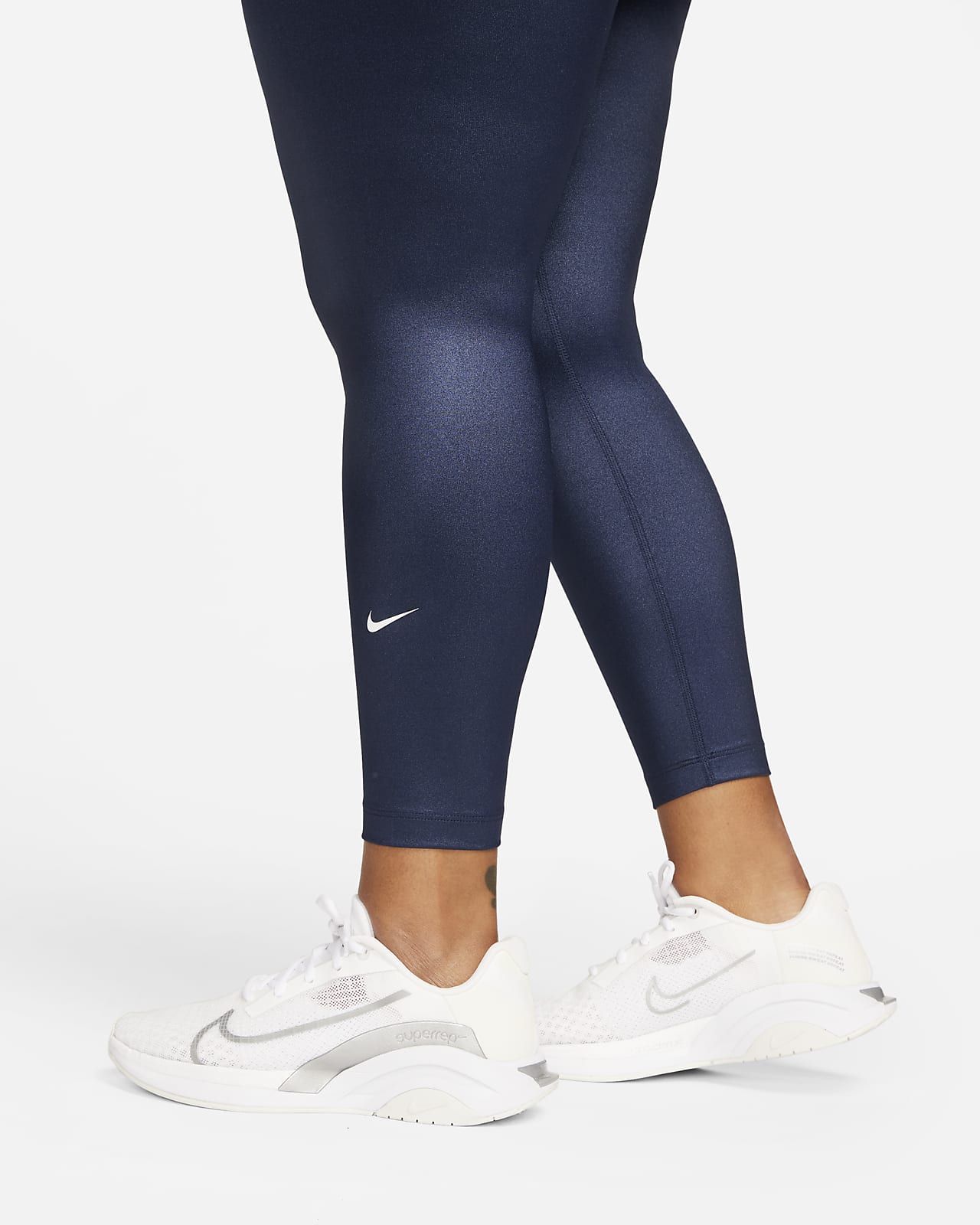 Leggings de tiro medio con estampado brillante para mujer talla grande Nike  Dri-FIT One. Nike.com