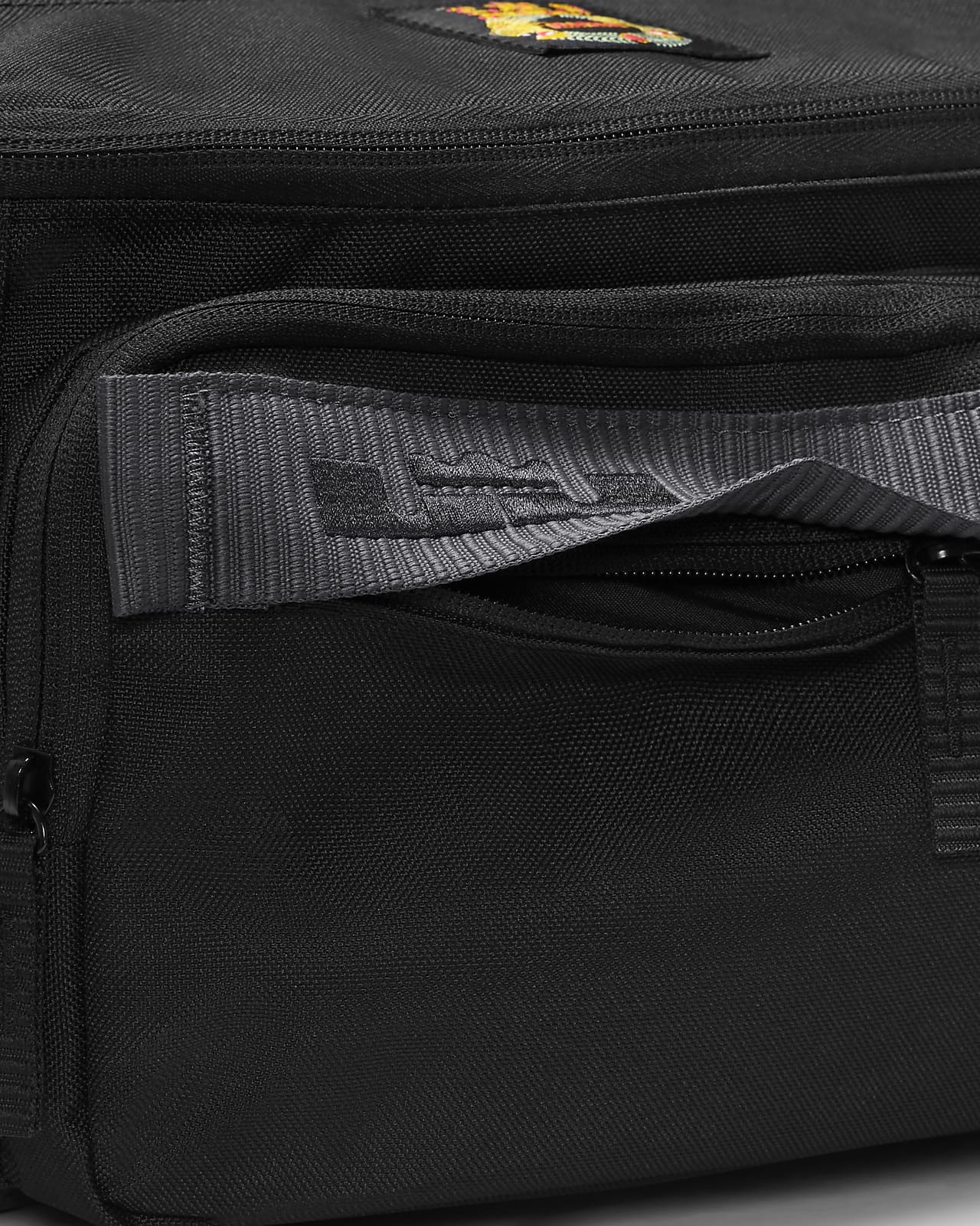 LeBron Cross-Body Bag (10L). Nike MY