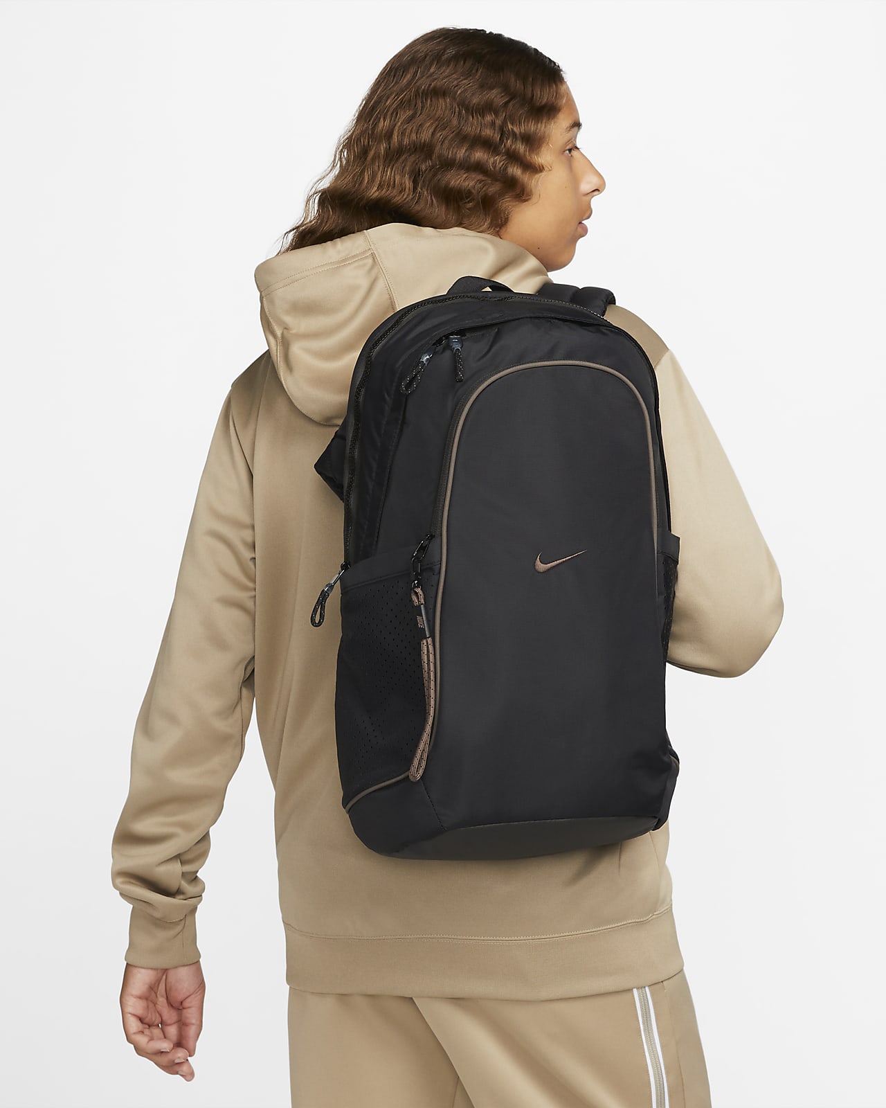 Nike Essentials Bag in Brown