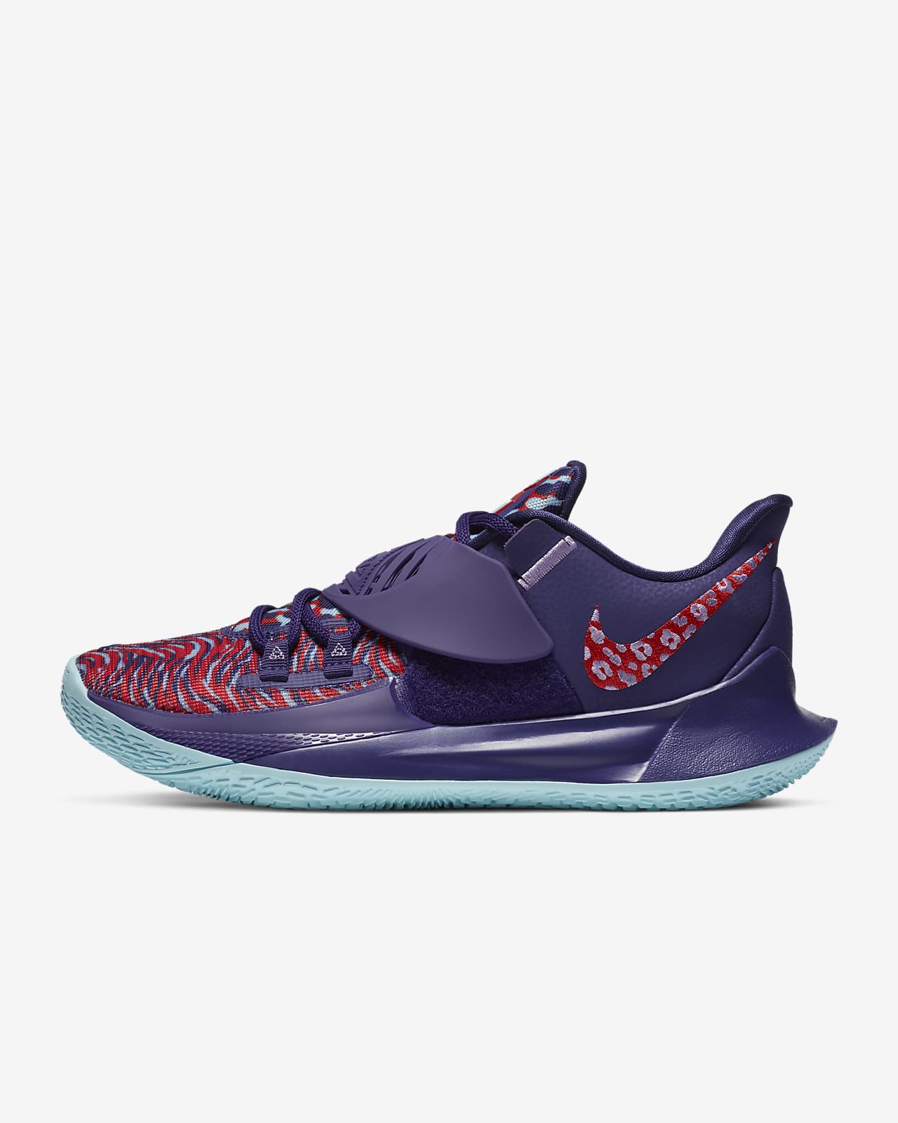 Kyrie Low 3 Basketball Shoe. Nike LU
