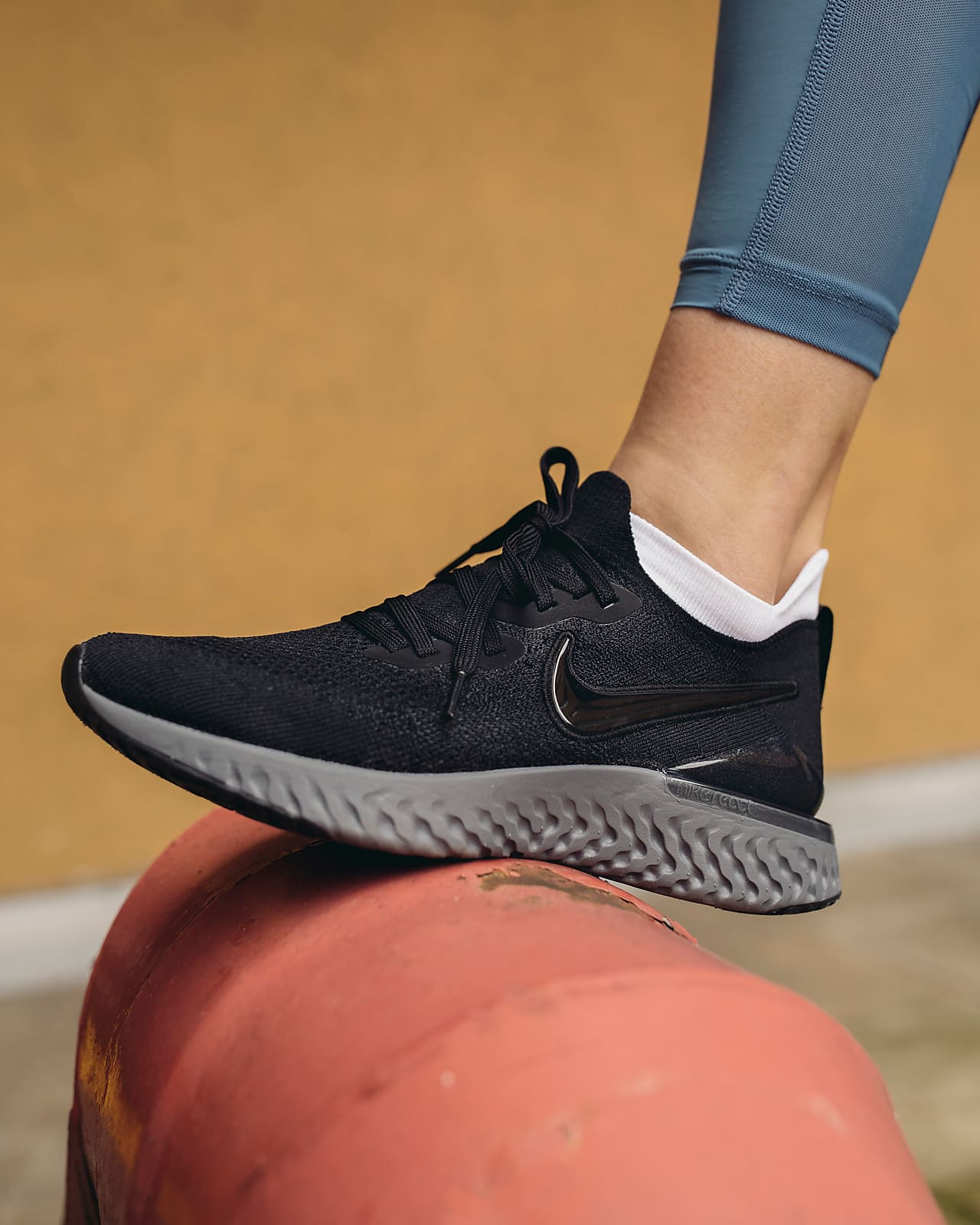 nike epic react womens black