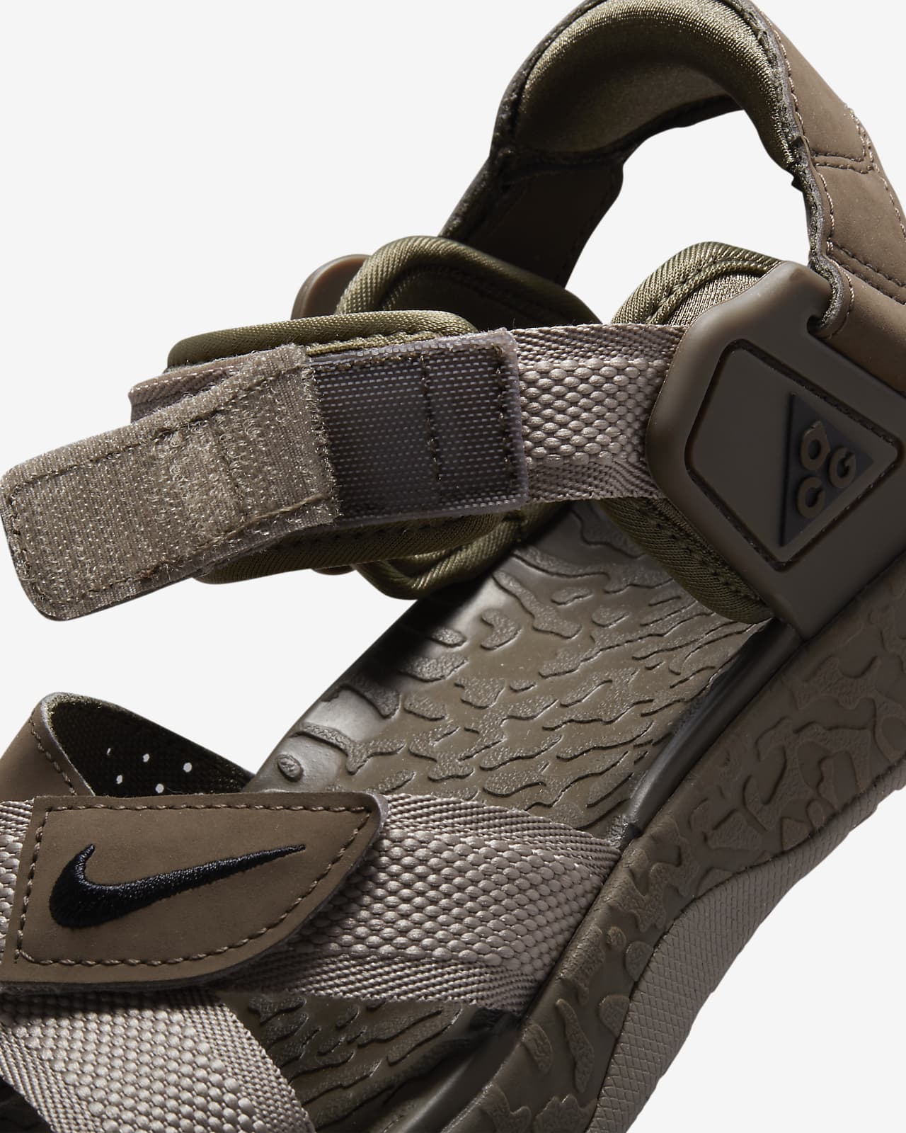 Nike ACG Air Deschutz + Sandals. Nike CA