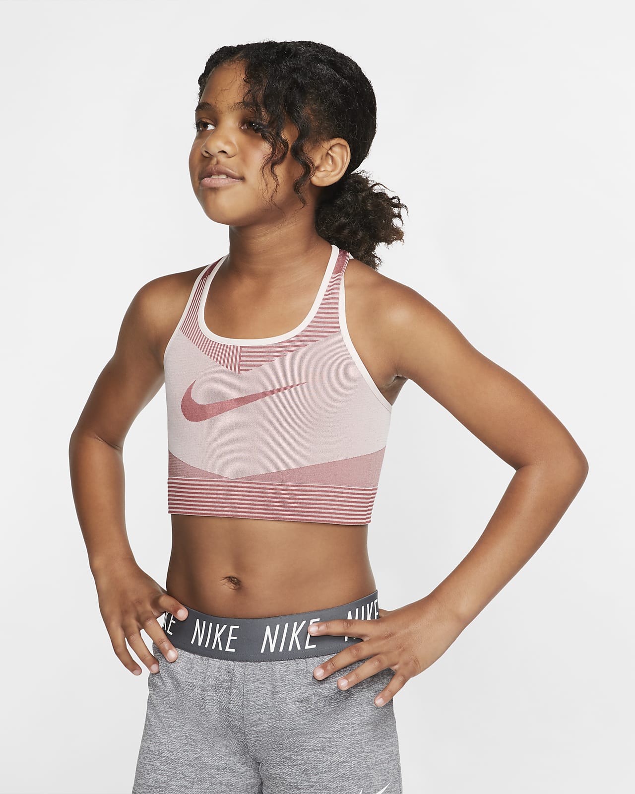 Топики для девочек 12. Спортивный топ бра Nike. Спортивный топ для девочки. Топик для девочки 12. Топик для девочки 10 лет.