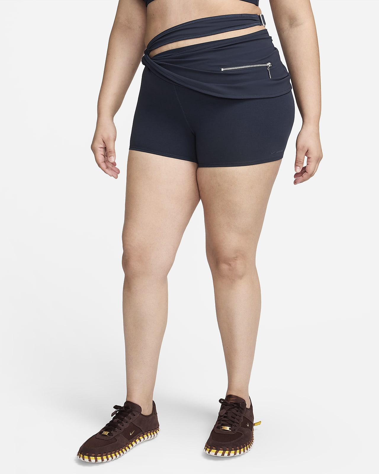Lagdelte Nike x Jacquemus-shorts til kvinder