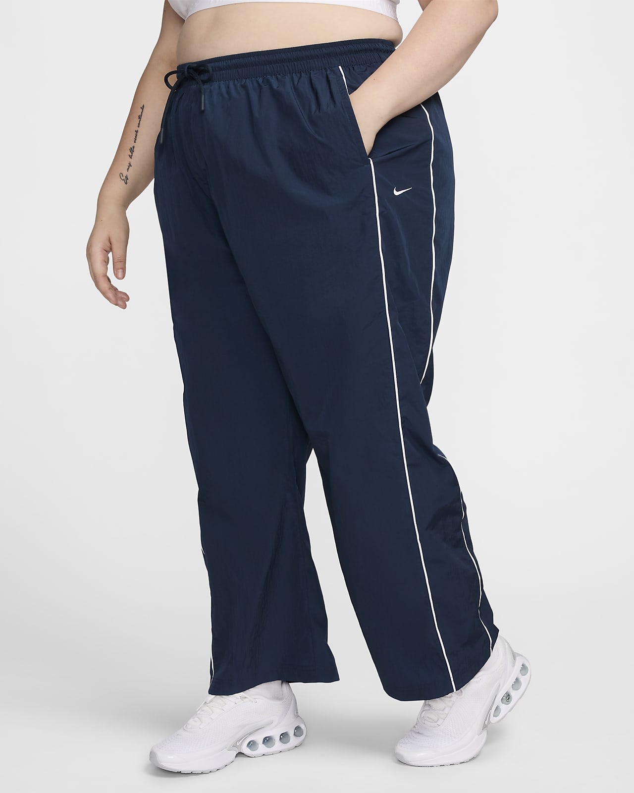 Nike Windrunner Women's High-Waisted Woven Open-Hem Pants (Plus Size)