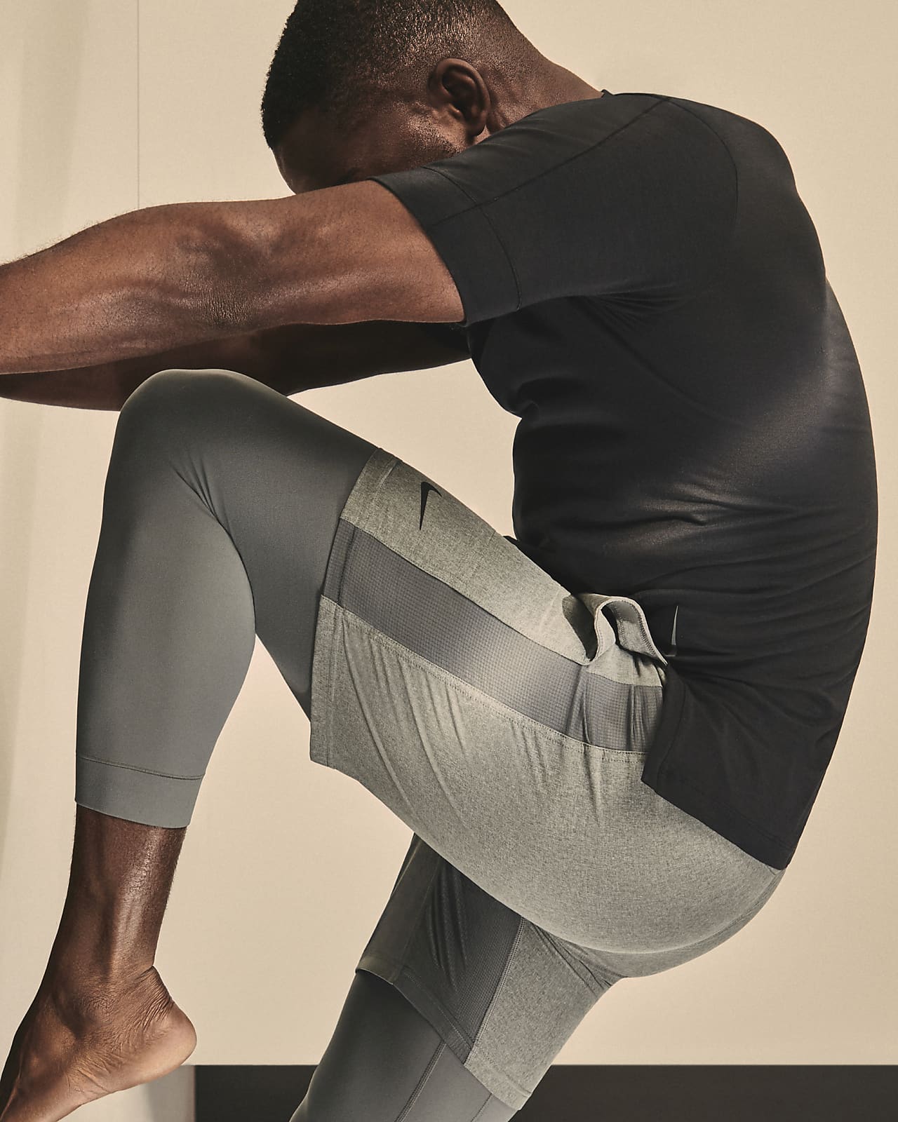 homosexual Especial Petrificar Nike Yoga Dri-FIT Men's Short-Sleeve Top. Nike AU