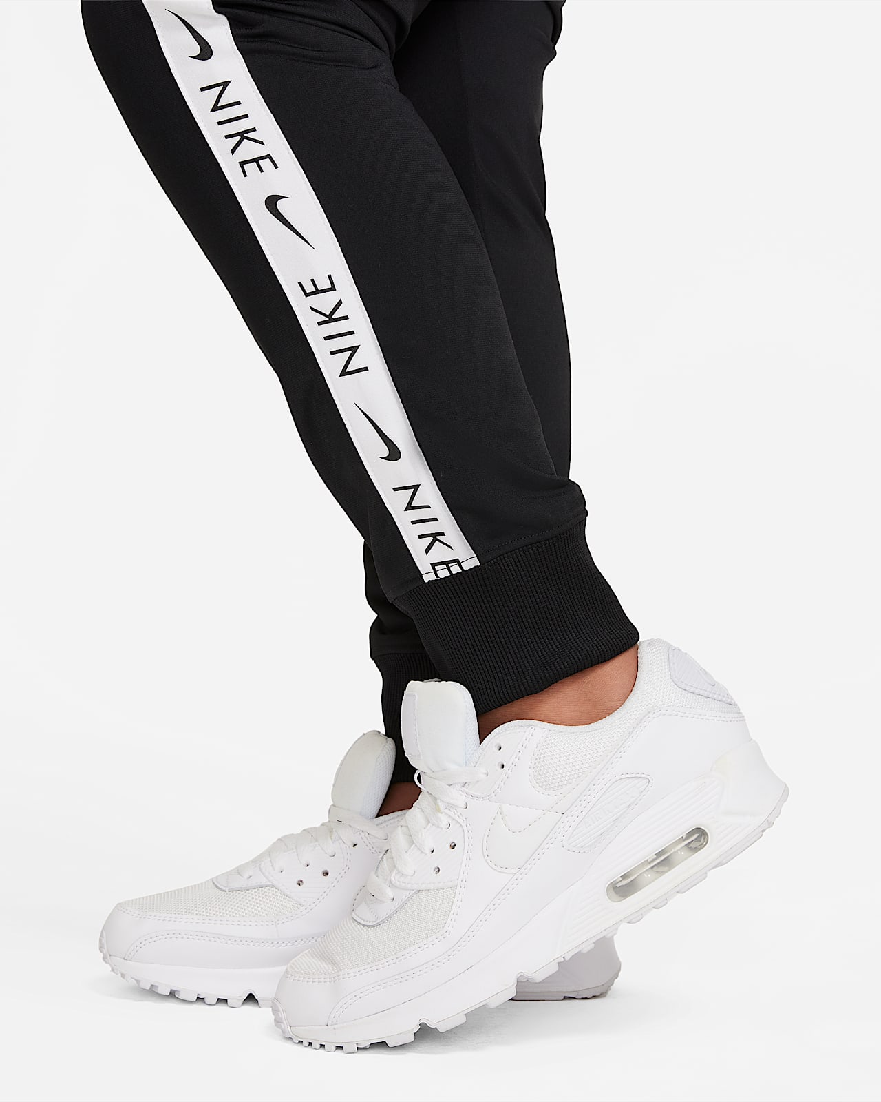 Nike Sportswear Trainingspak voor kids (ruimere maten). Nike NL