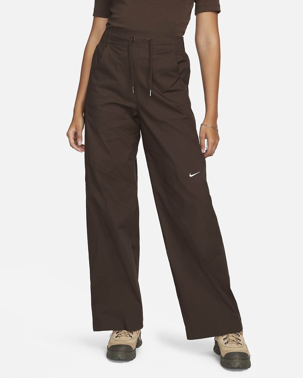 skøn Forbipasserende Betjening mulig Vævede Nike Sportswear Essential-bukser med høj talje til kvinder. Nike DK