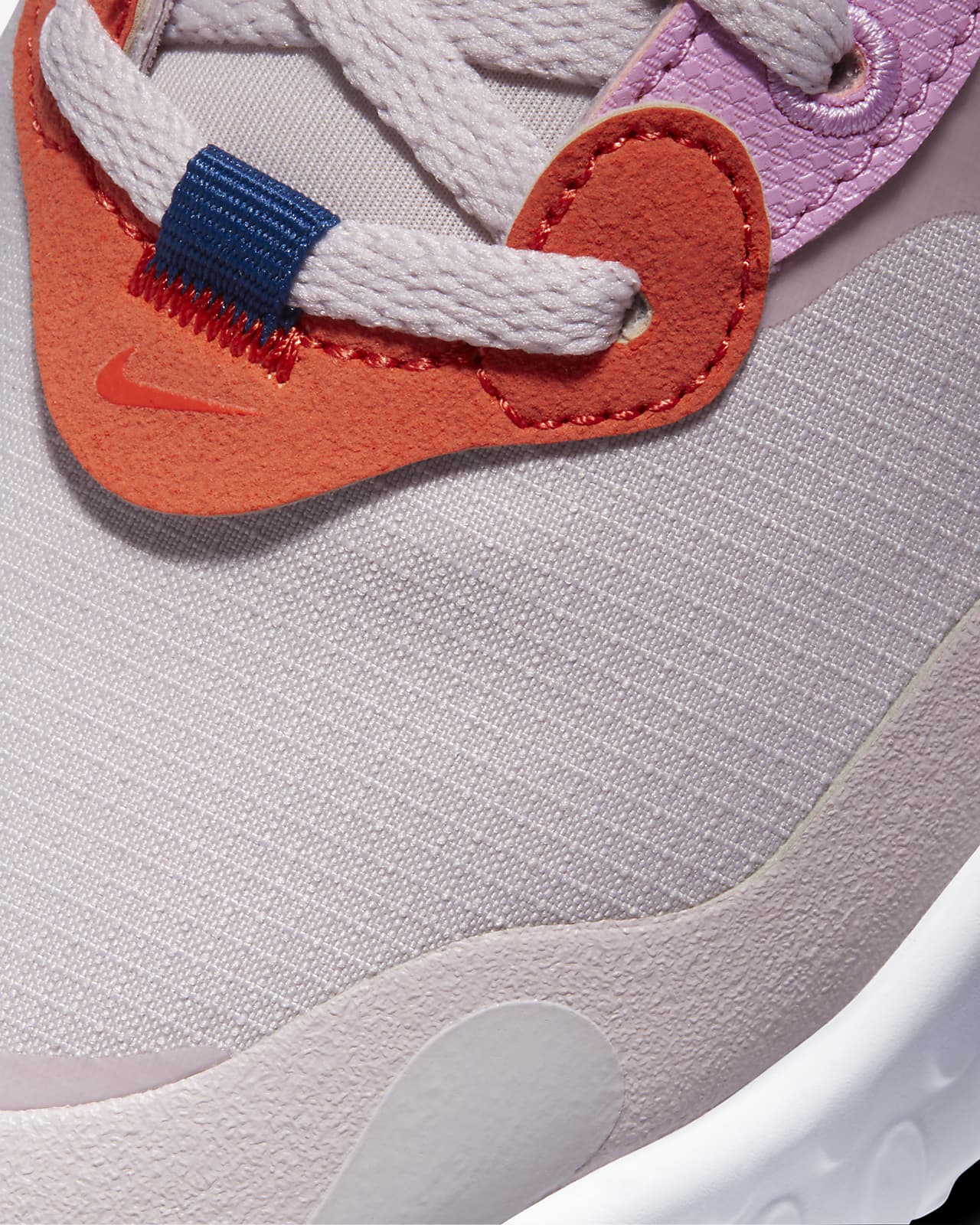 w nike react art3mis