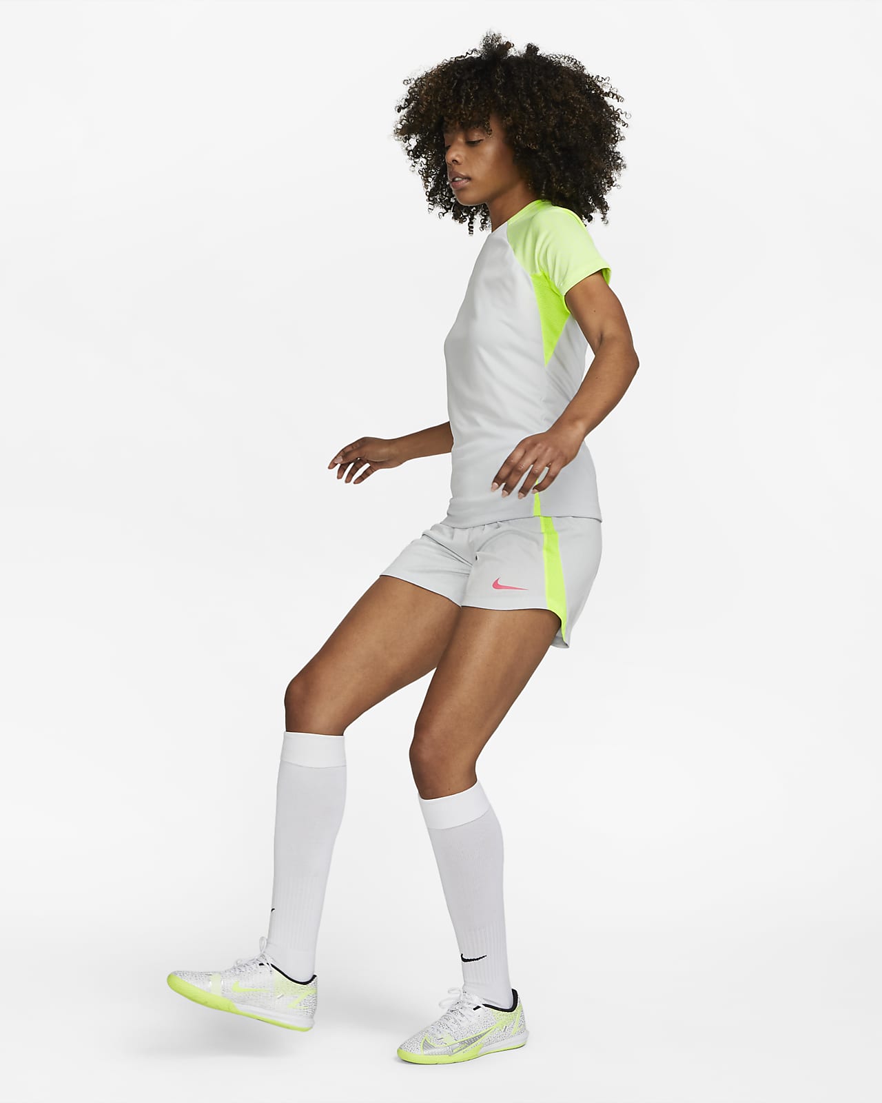 Nike Dri-FIT Strike Women's Top. Nike.com