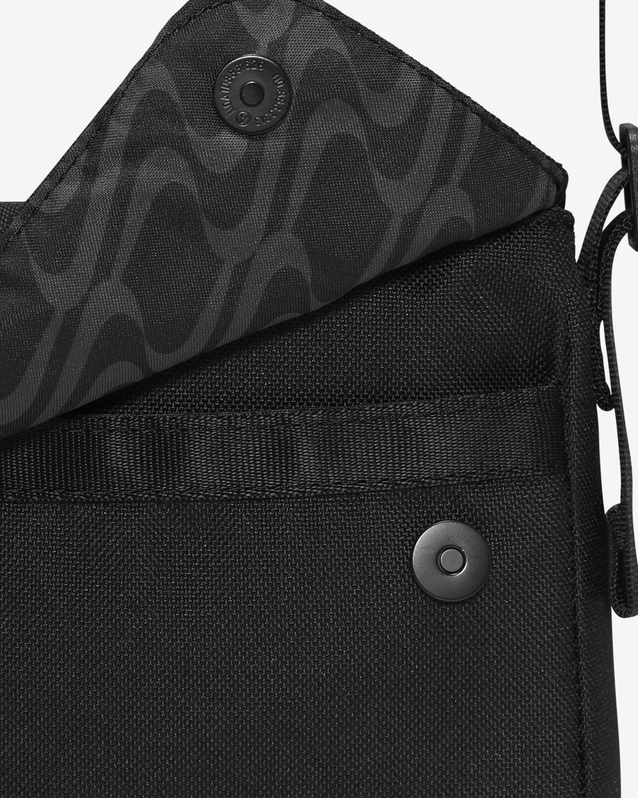 Nike Sportswear Futura 365 Cross-body Bag (3L). Nike IL
