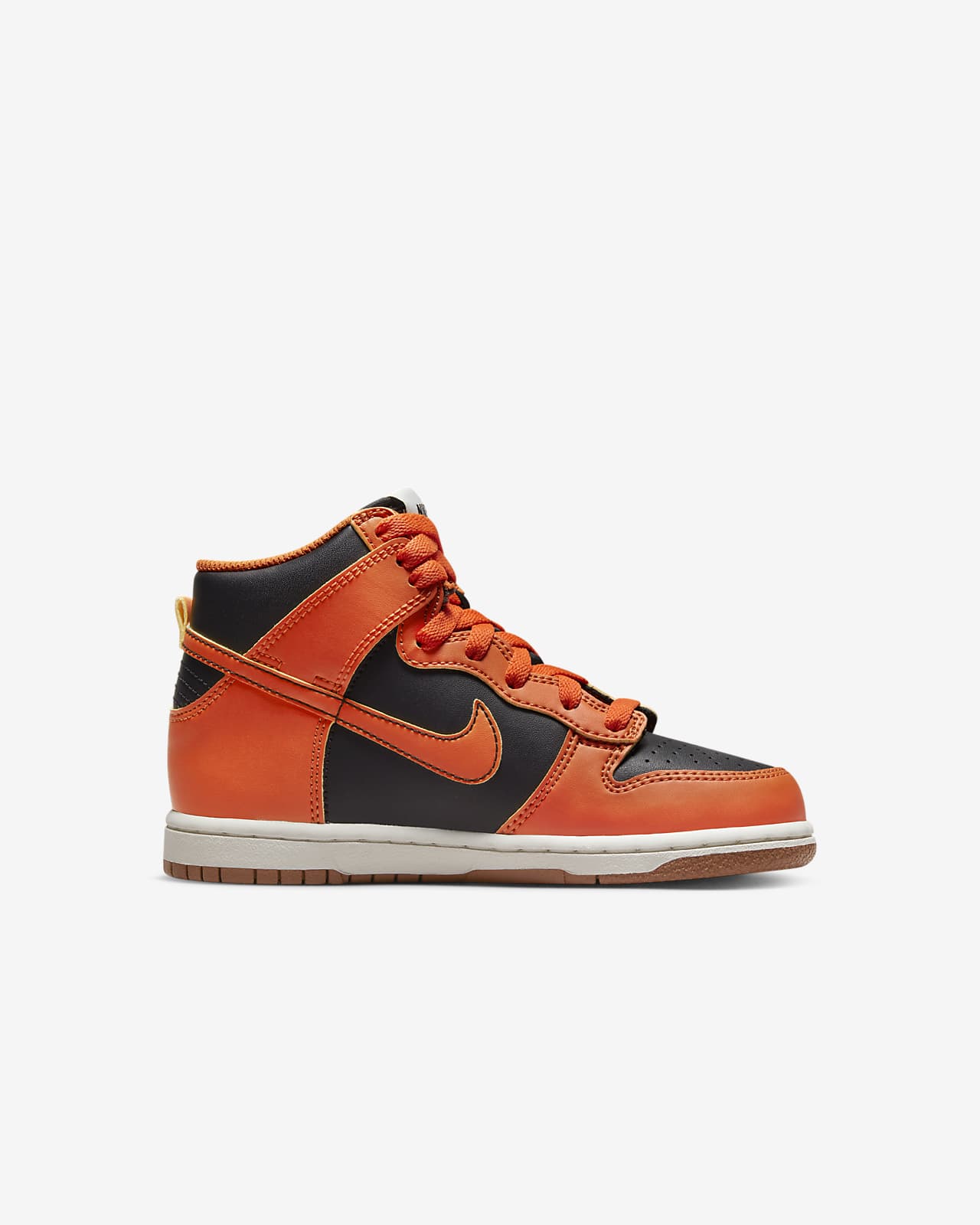 Nike Dunk High Younger Kids' Shoes. Nike SE