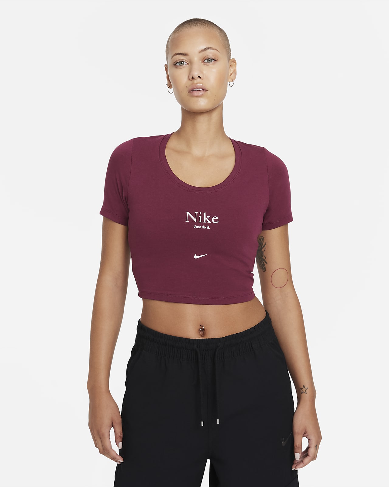 nike essential short sleeve crop top