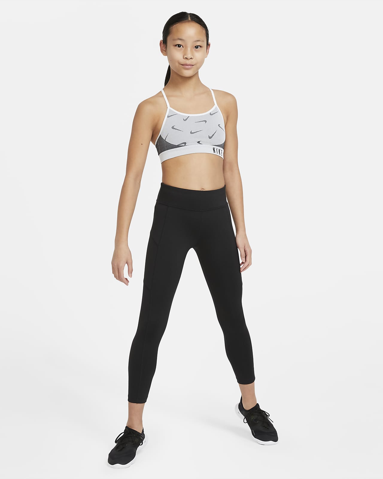 Nike Older Kids' (Girls') Sports Bra : : Clothing, Shoes &  Accessories