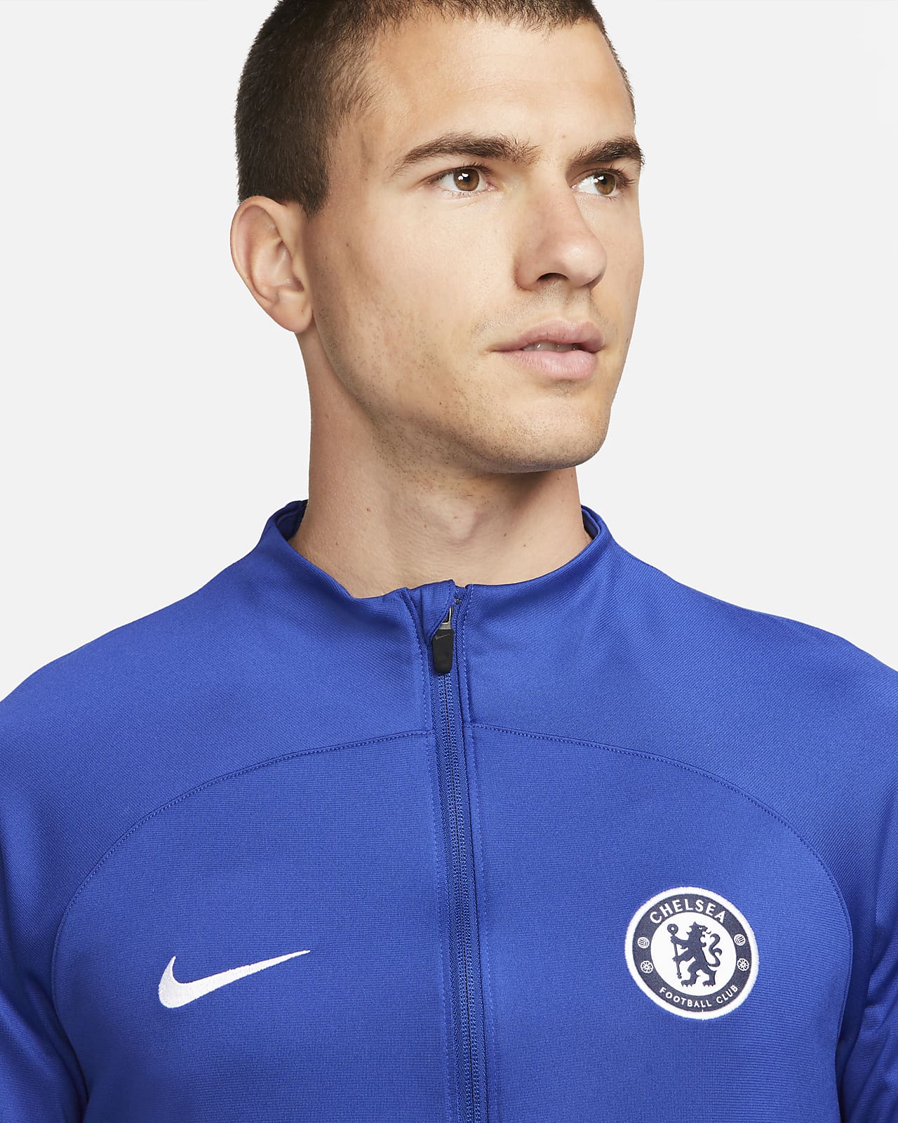 Chelsea F.C. Strike Men's Nike Dri-FIT Football Tracksuit Jacket. Nike SI