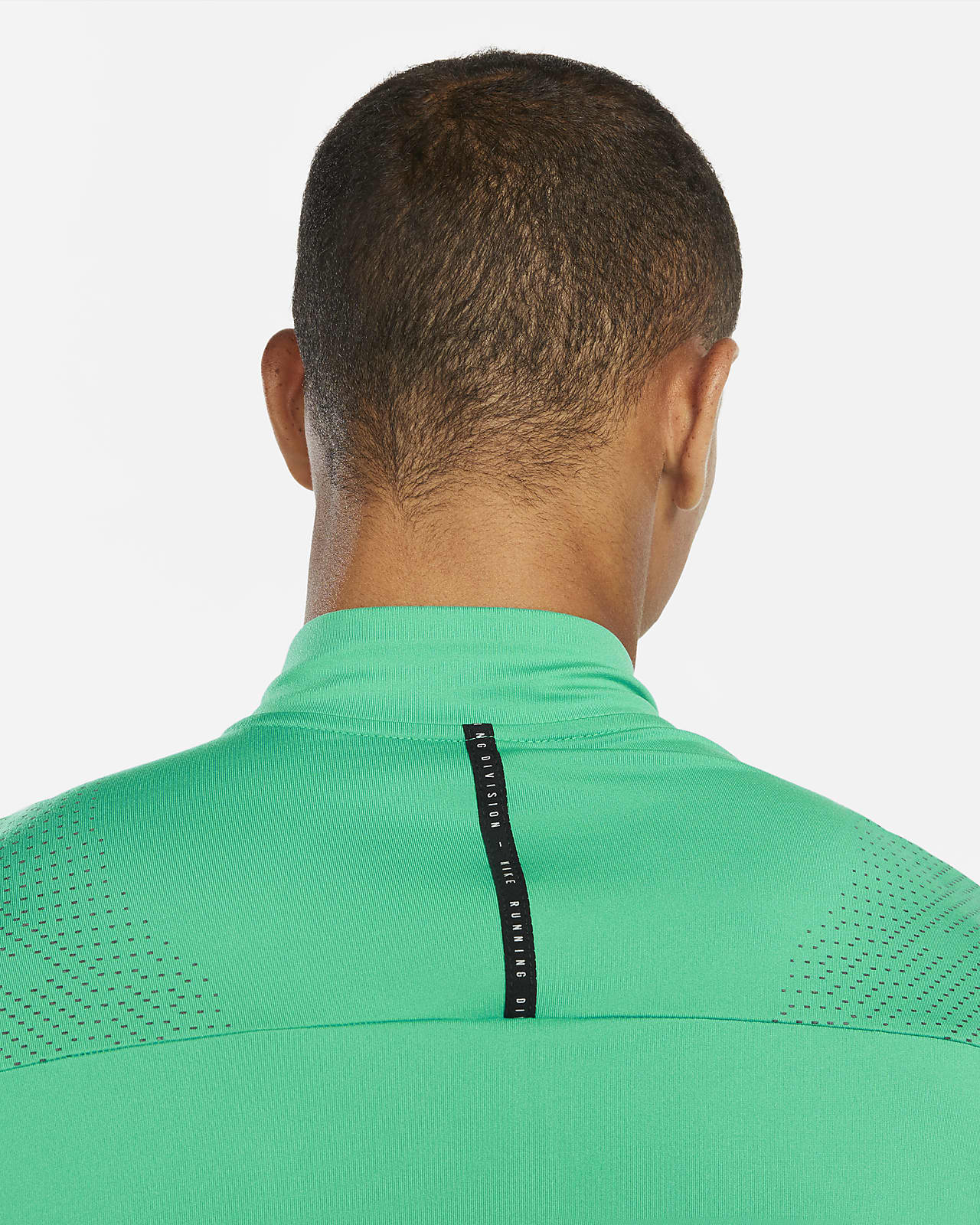 Nike DriFIT Run Division Flash HerrenLaufoberteil mit Halbreißverschluss. Nike AT