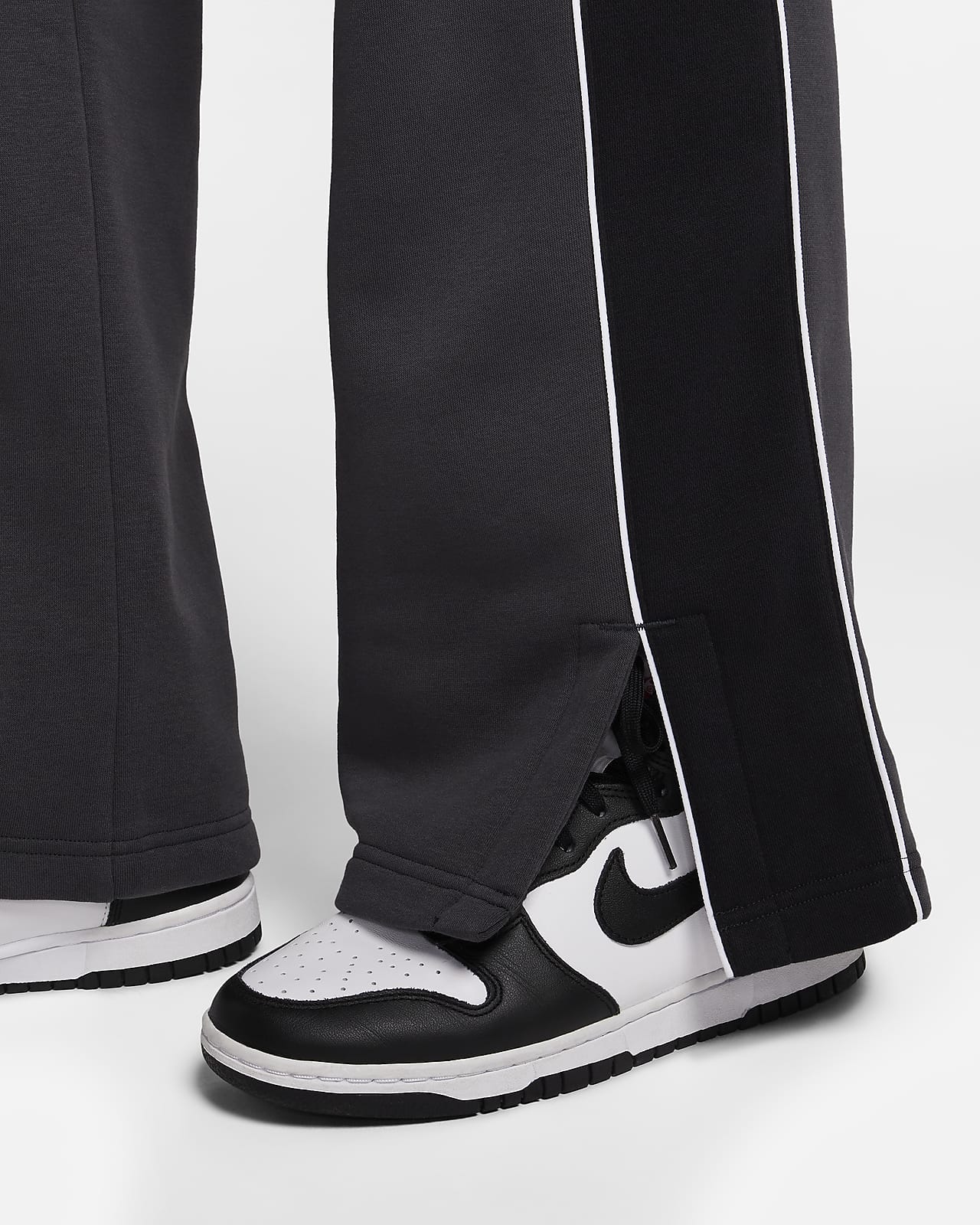 Nike mens tracksuit bottoms best sale wide leg