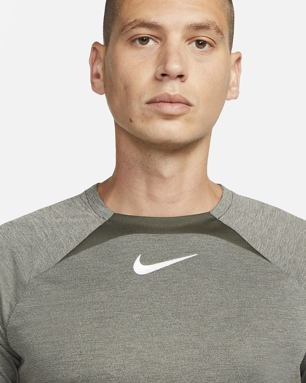 Nike Dri-FIT Academy Men's Short-Sleeve Football Top. Nike SA