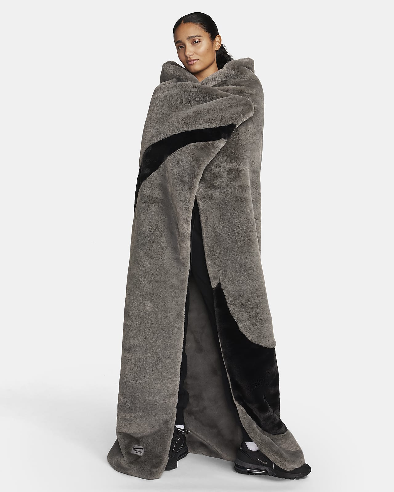 Nike Sportswear Faux Fur Blanket. Nike.com